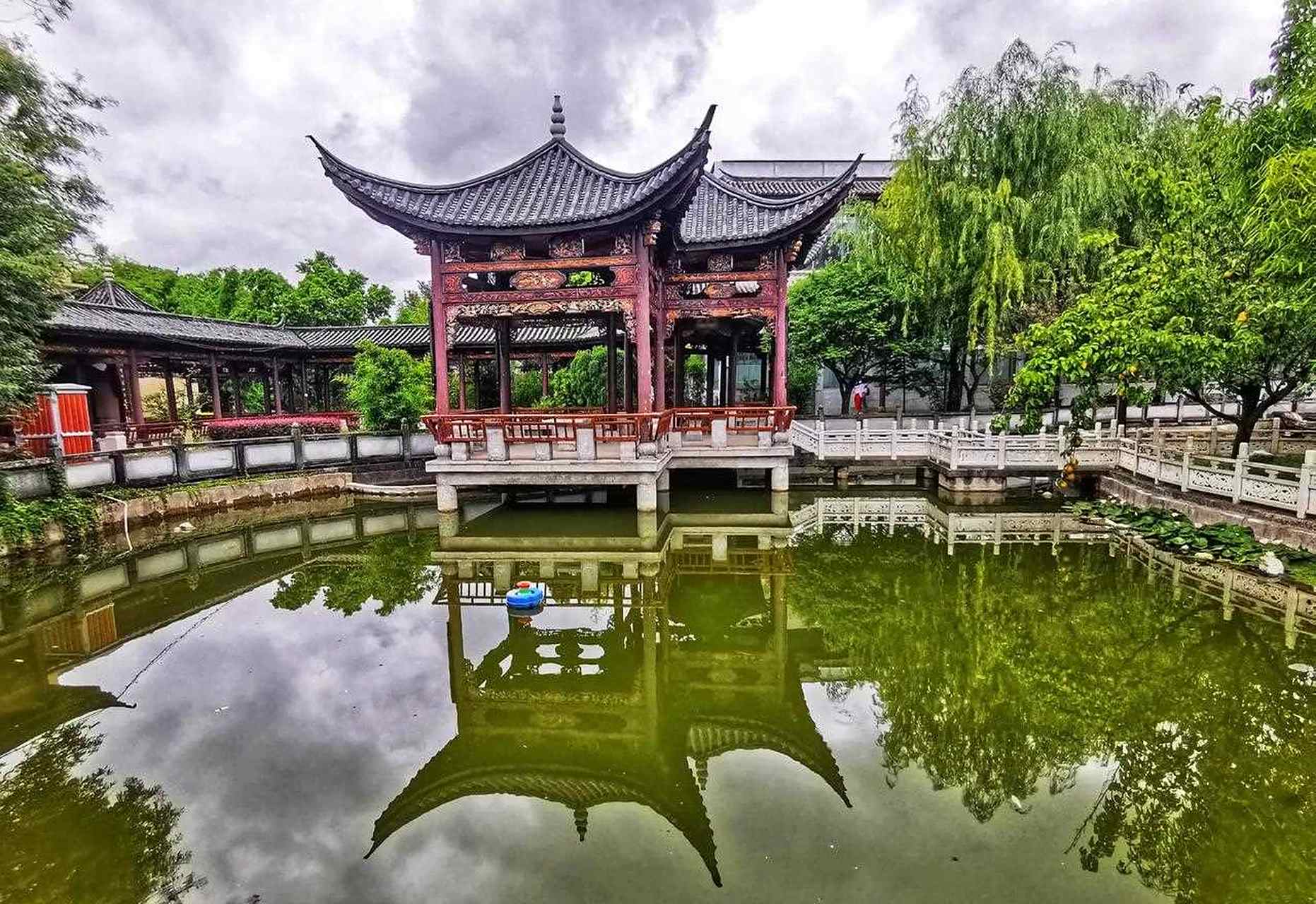 云南大理43—喜洲古镇董家大院董家是喜洲古镇四大家族之一.