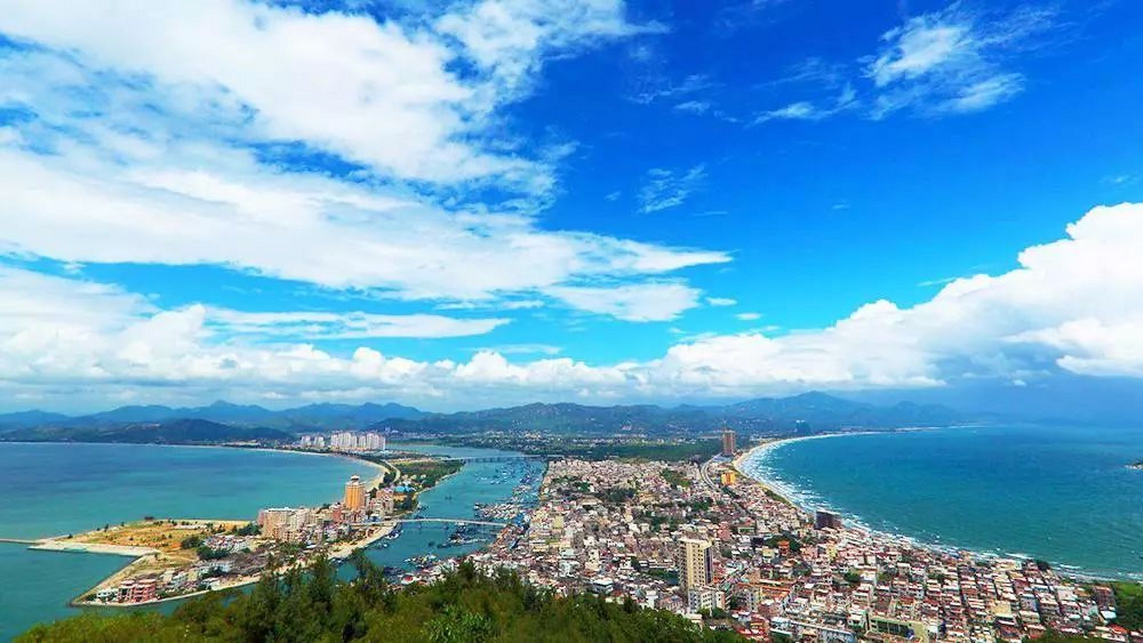 惠州双月湾因其双月地理而被称为双月湾.