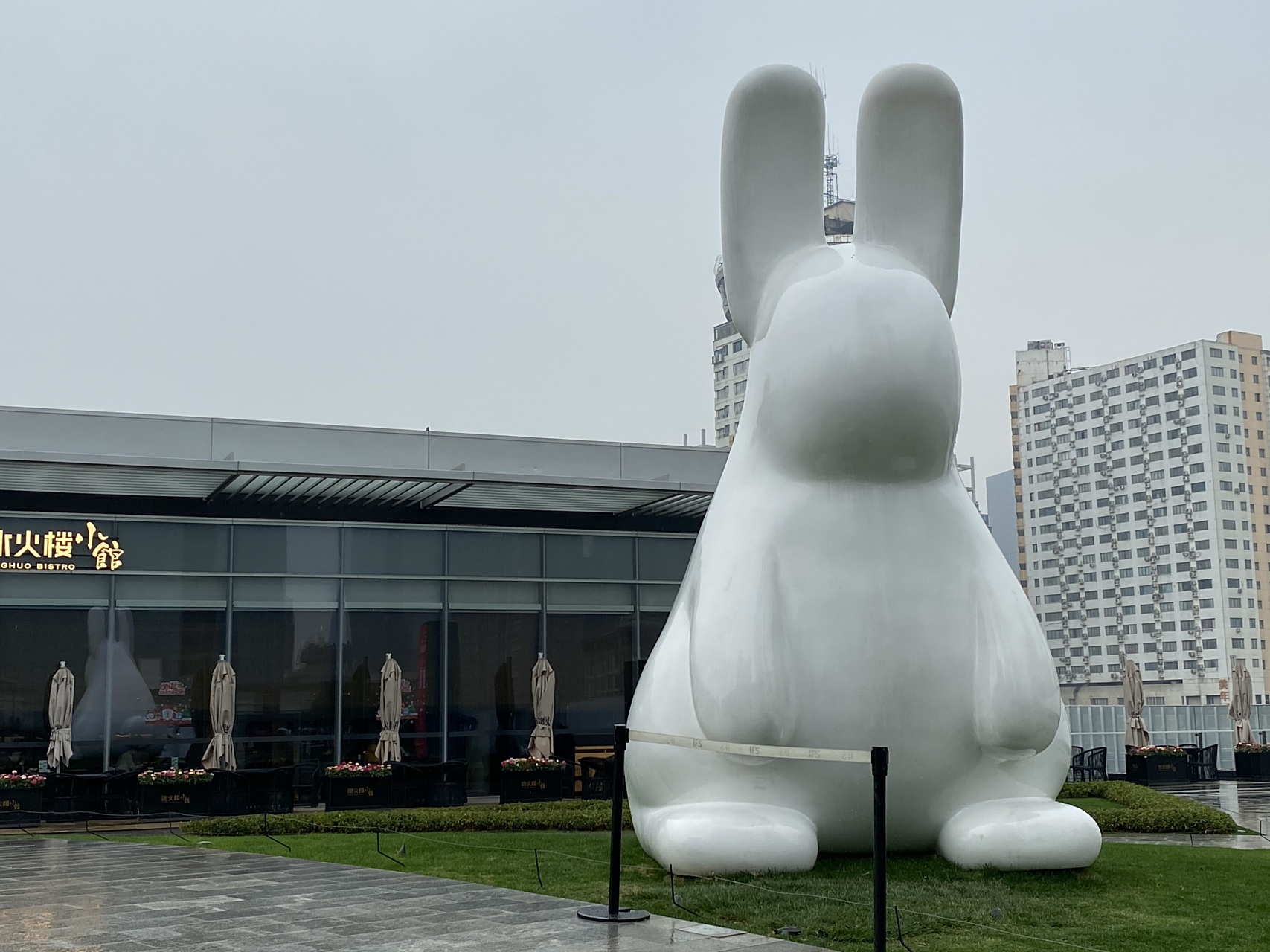 网红打卡地雕塑 商业街美陈雕塑的用处  旅游景区雕塑的装饰  抽象