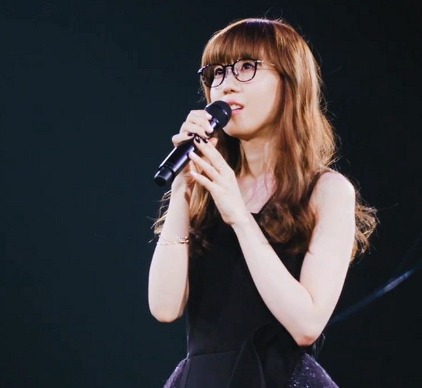 aimer官宣结婚#歌手·aimer宣布和作曲家·飞内将大结婚!