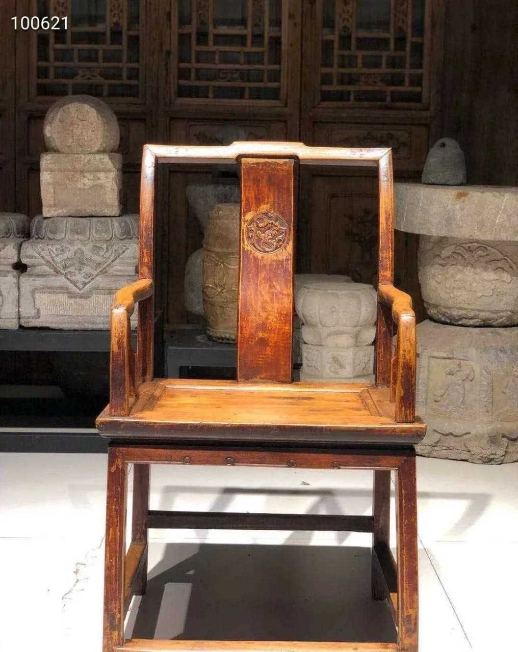 清代 柏木 南官帽椅 后背雕刻图龙 老皮克  [药丸] 干净牢固 样式简洁