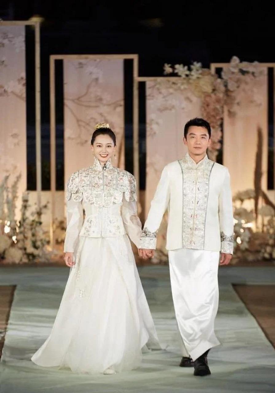 根据网友的爆料,娱乐圈的郑恺妻子苗苗已经生下了三胎,而且是个女儿.