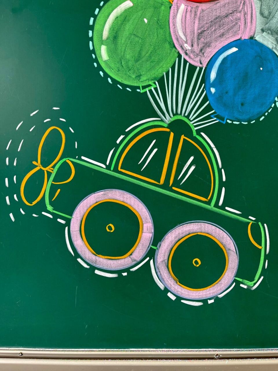 飞翔的车轮  一款梦幻般的会飞小汽车设计,充满了未来科技感.