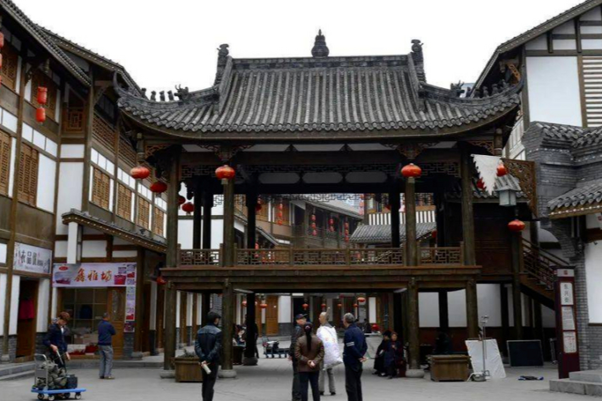 东兴老街,位于内江市主城区东南,是内江城外12街中的下东街.