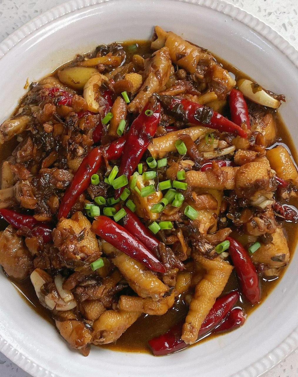 没想到炒鸡爪也会很下饭-外婆菜炒鸡爪|||91做法: 115鸡爪剪去