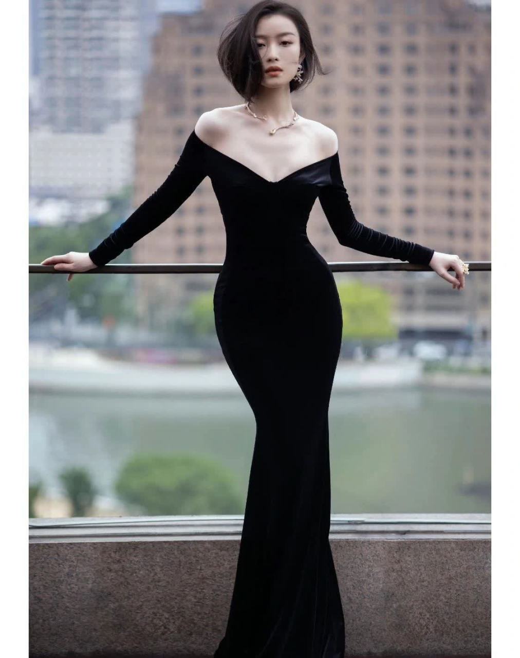 倪妮抹胸长裙合集,裙摆优美流畅,一举一动都自信洒脱,气质max!
