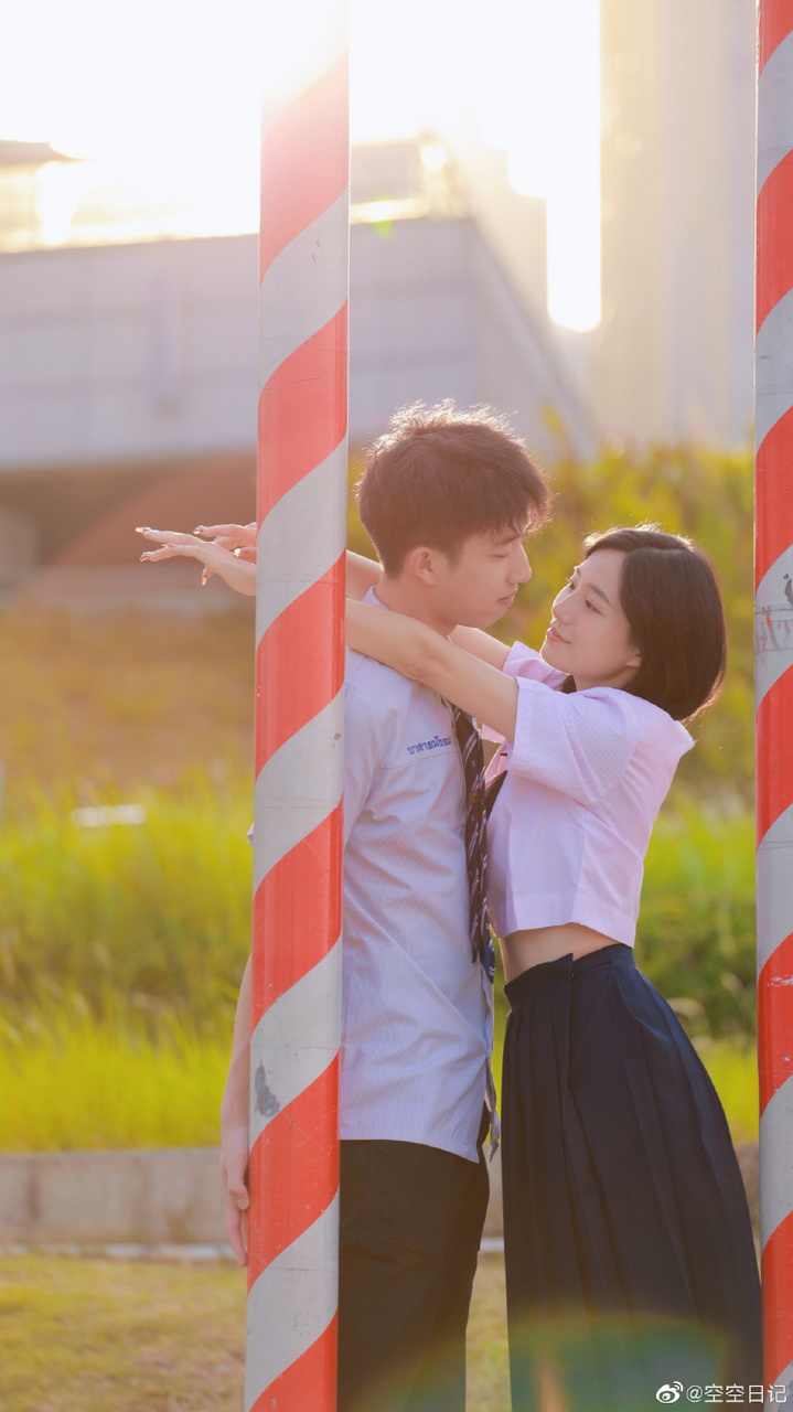 近几日,空空日记疑似官宣和@小鱼海棠owo 恋情,还晒出两人亲密合影.