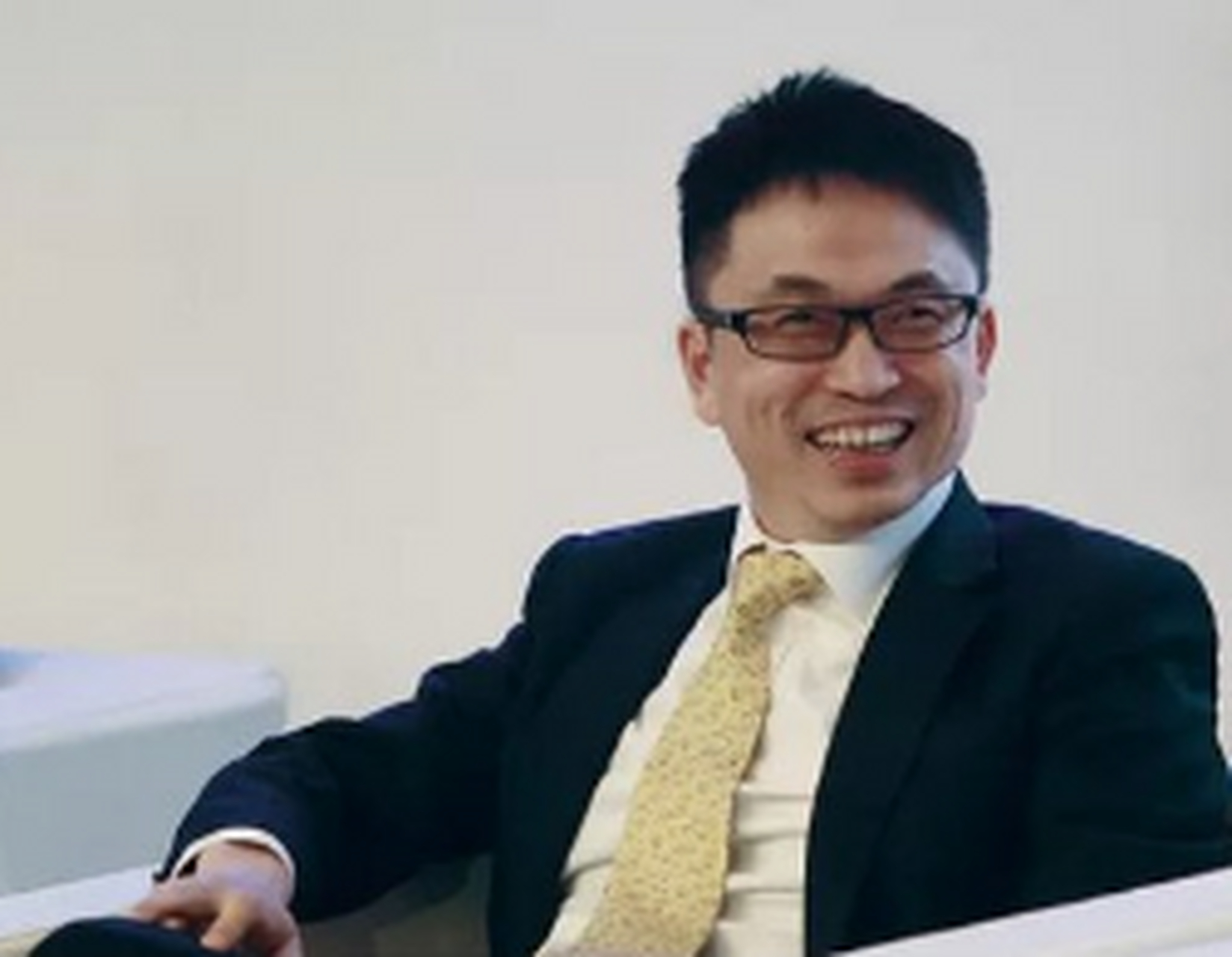 2010年,蓝月亮创始人罗秋平,这个号称"中国最会洗衣服的男人",面对