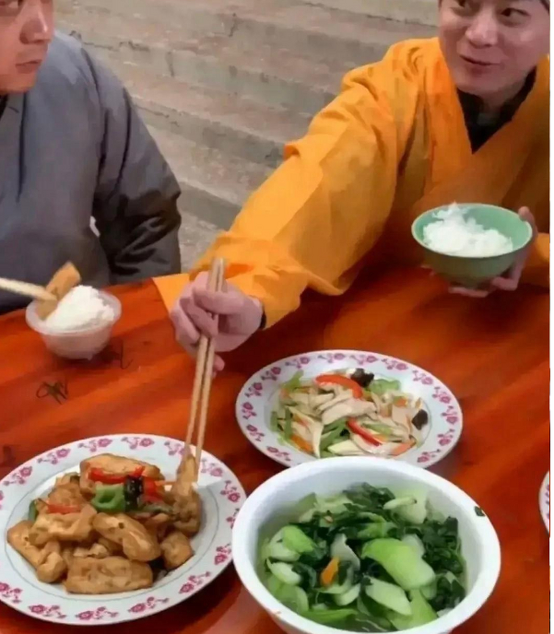 寺庙的斋饭还是很好吃的.