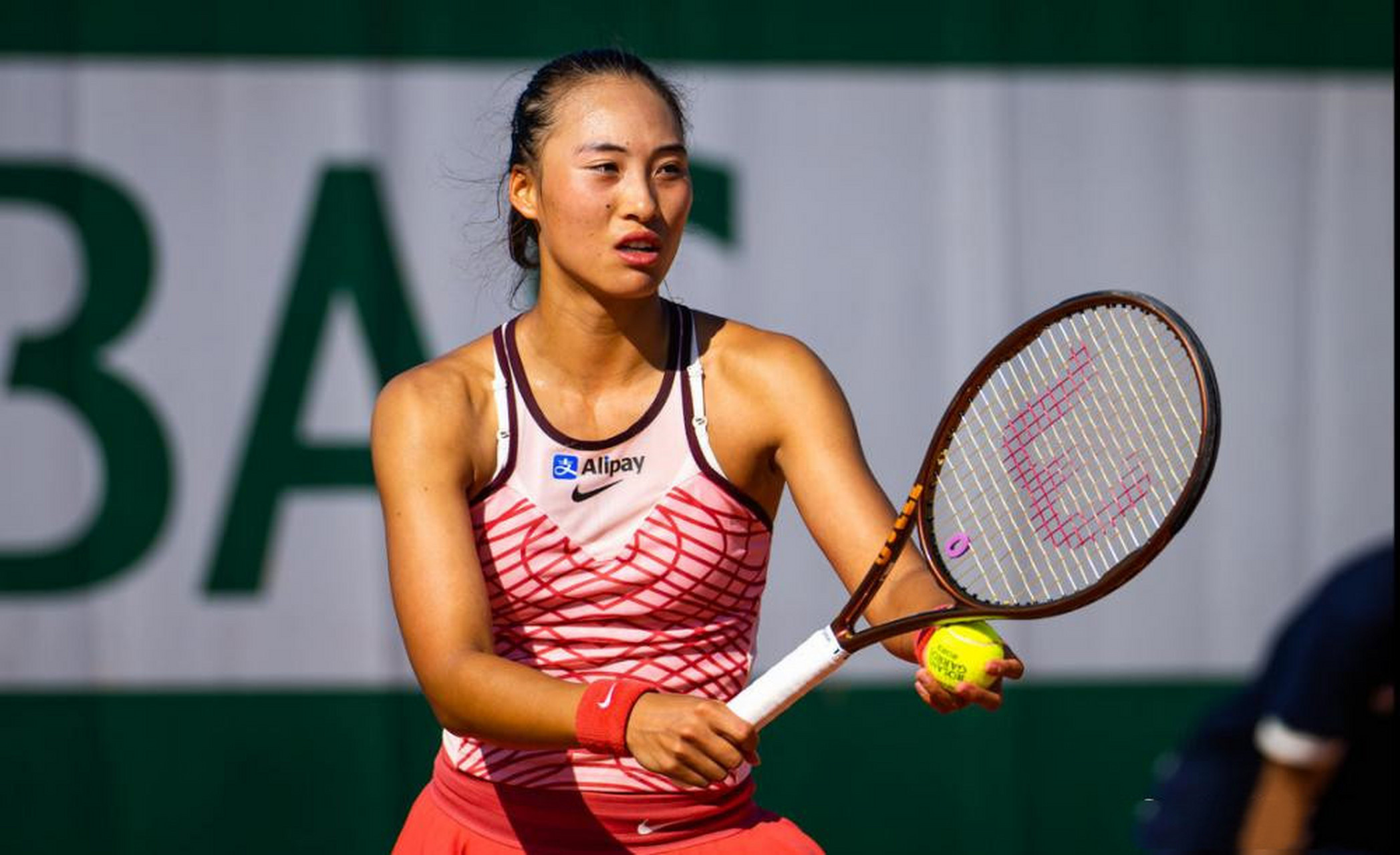 近日网上都在报道"郑钦文保送华中科技大学"!