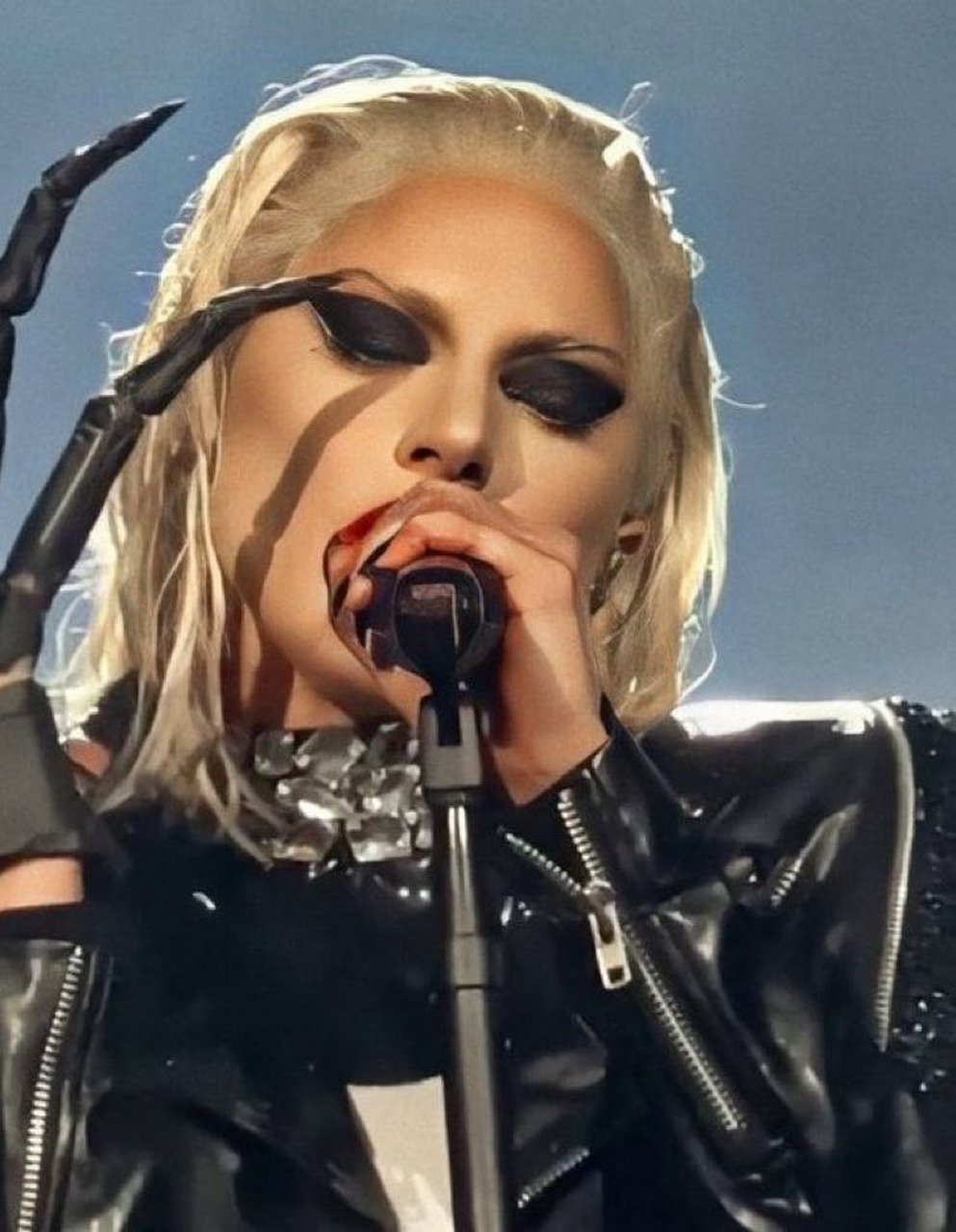 lady gaga chromatica ball 巡演眼妆造型,化妆师sarah姐只花了10秒钟