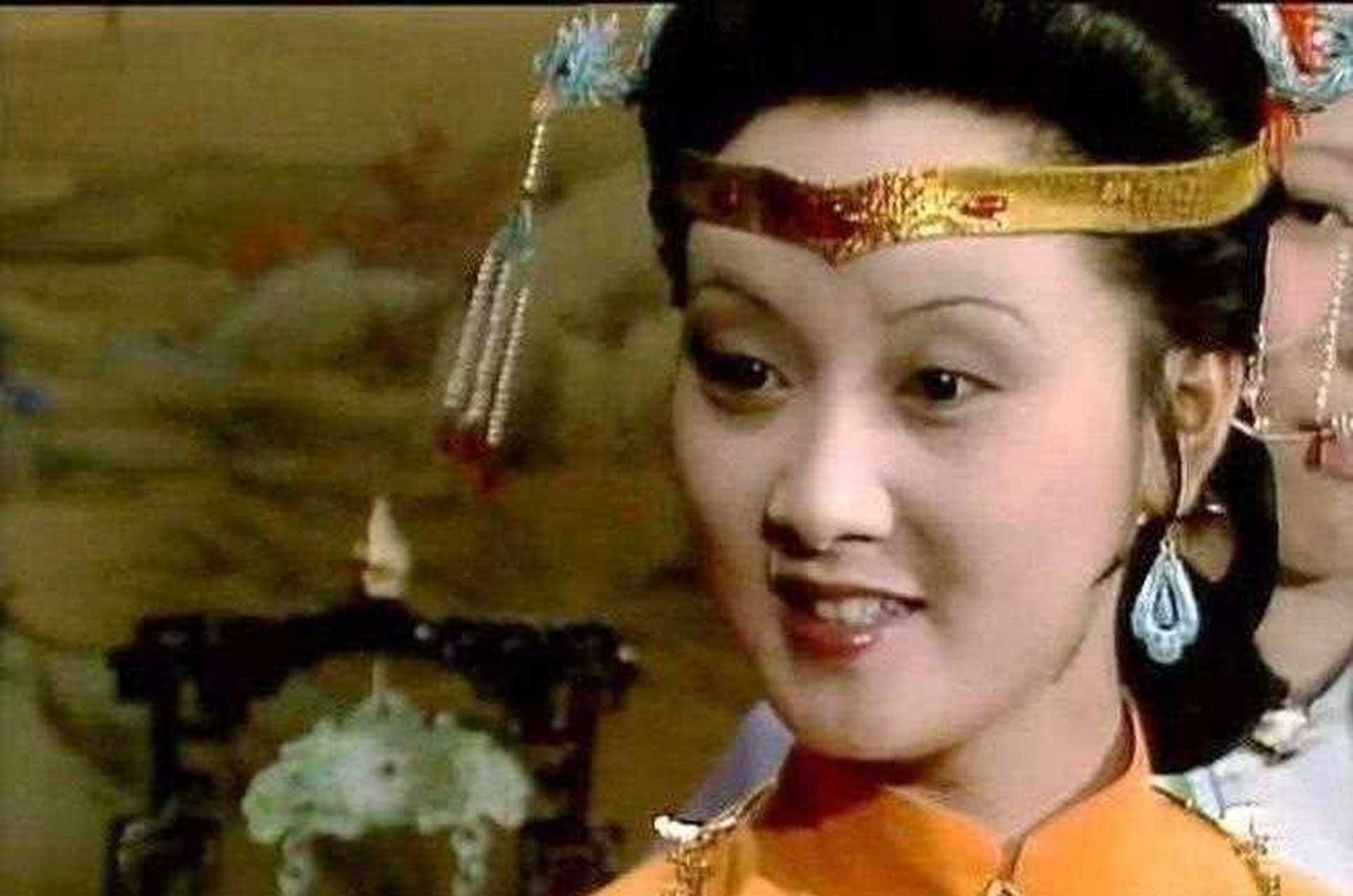 鄧婕對張國立說:我想要個孩子.張國立回答:你如果感到寂寞就養條狗吧.