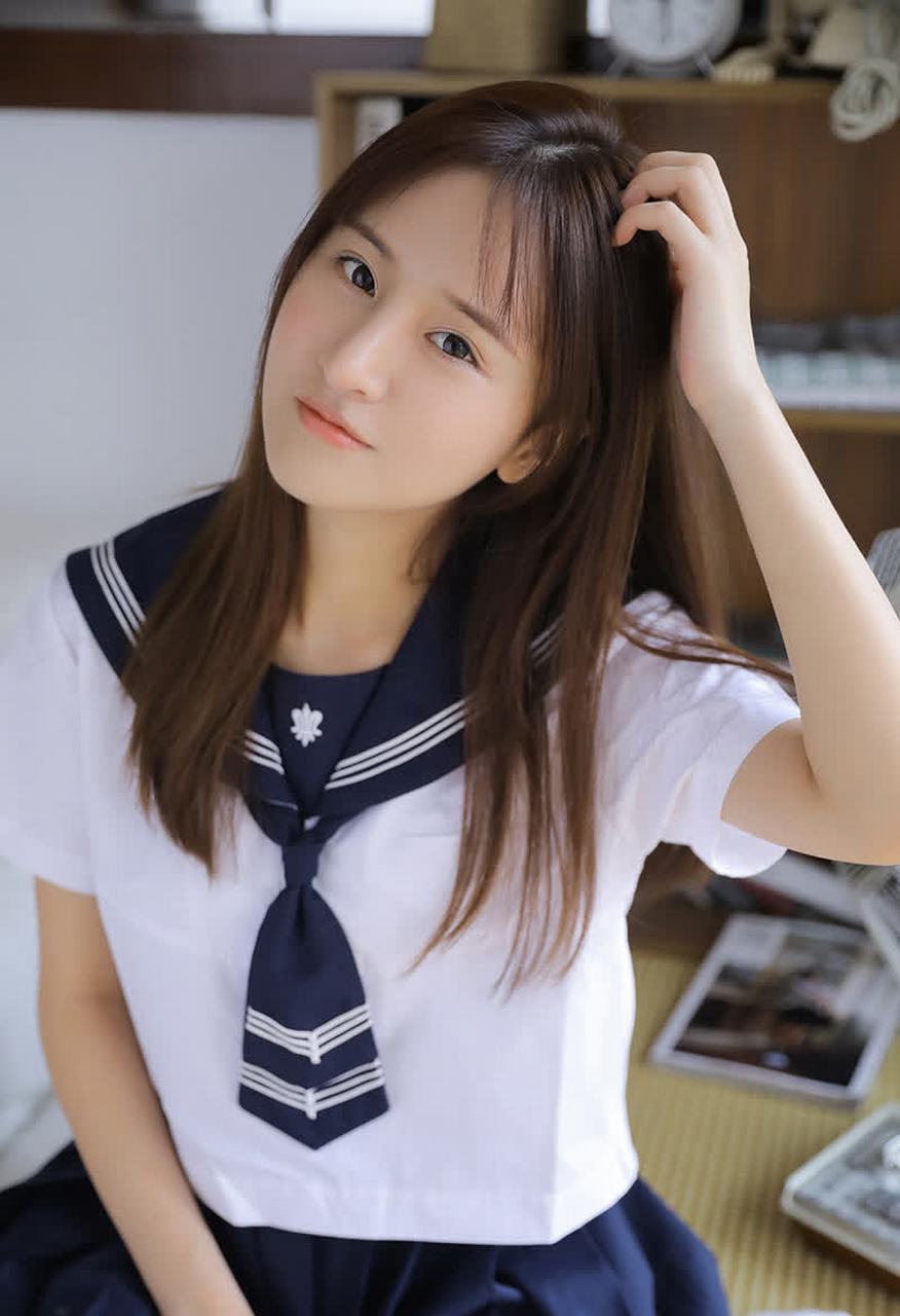 清纯可爱的jk制服少女[尬笑]愿您们一生健康快乐!