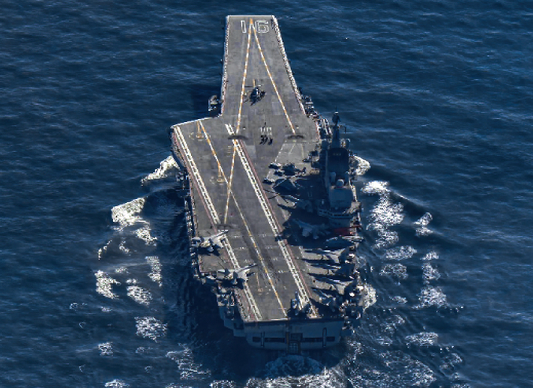 山東艦抵近臺島,艦載機處起飛陣位,長春艦東北部包抄 山東艦航空母艦