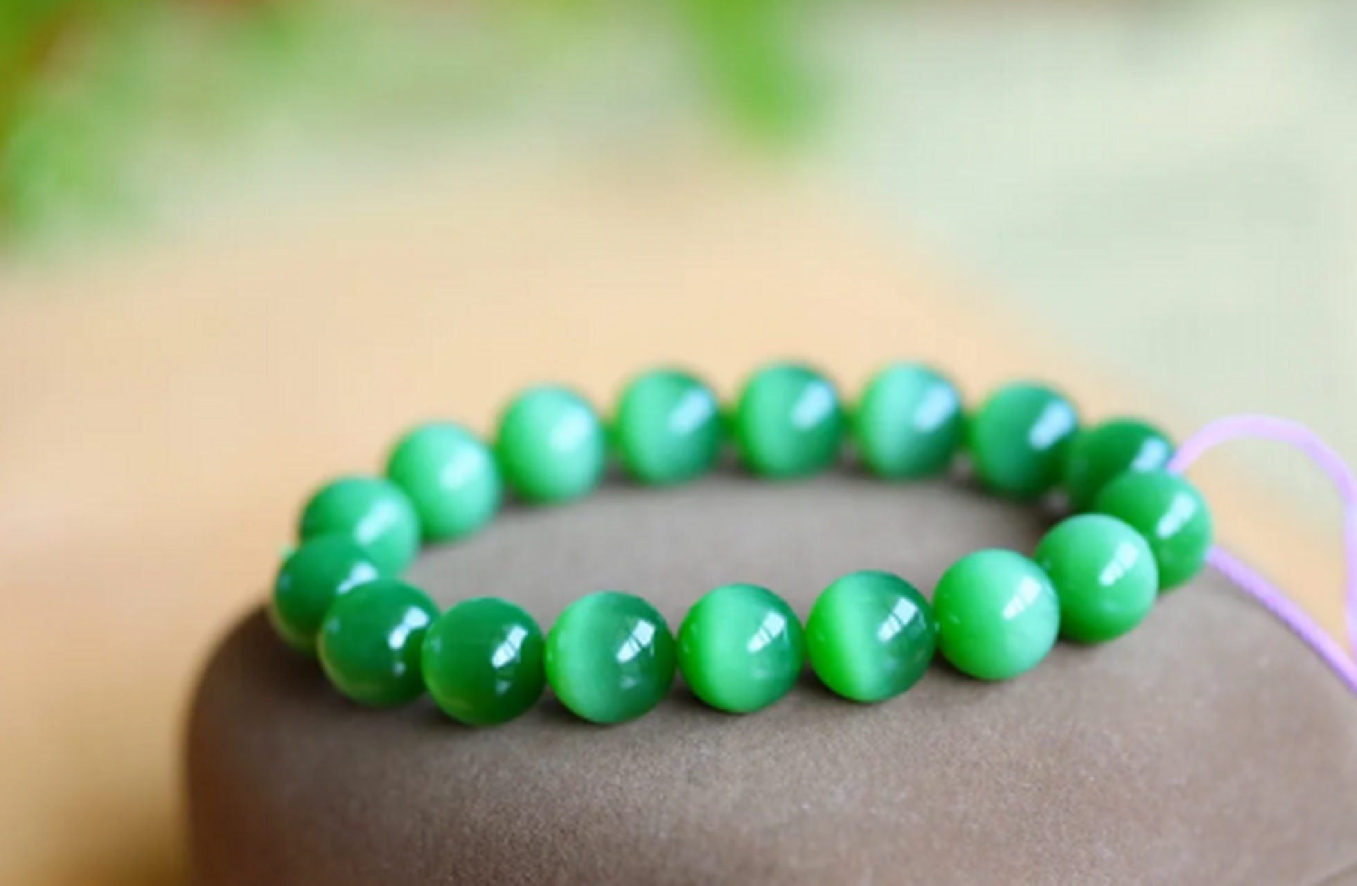 点击头像看直播##和田玉#和田玉俄罗斯碧玉猫眼手串,冰绿猫眼老坑料