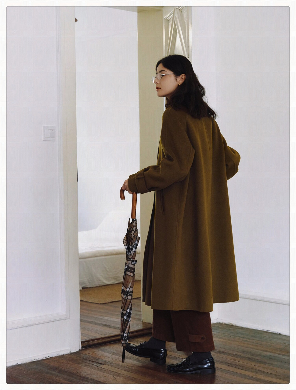 guoe|a摆复古vintage大衣  这一季,双排扣vintage感复古大衣绝对是