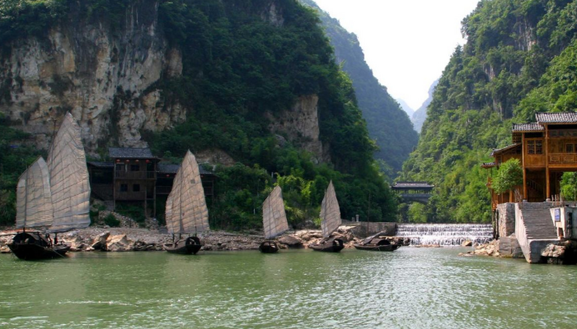 三峡修建前后风景对比图片