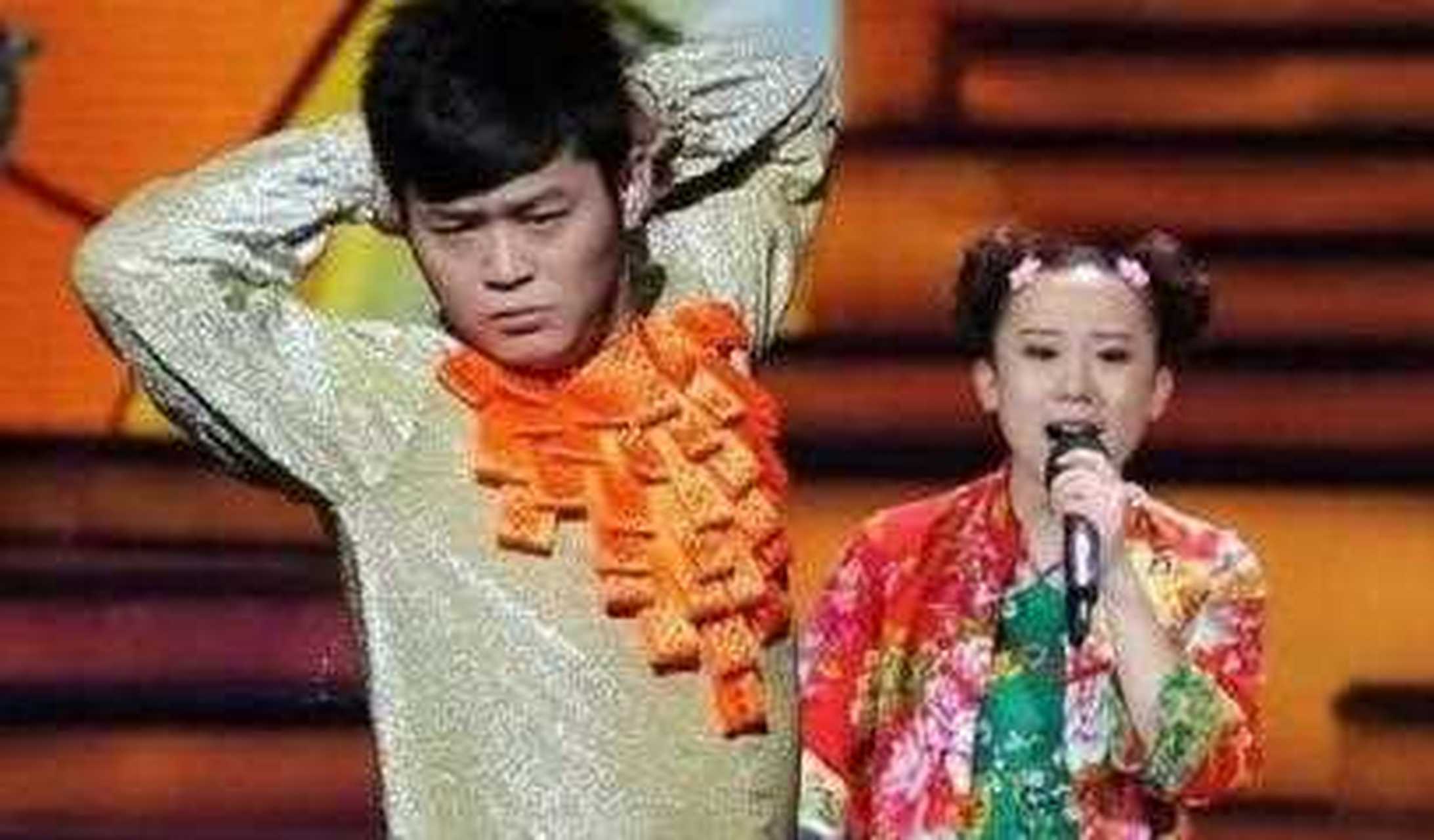 本山的徒弟小鹏飞租了三艘豪华游艇,向师兄王金龙的前妻师姐丫蛋求婚