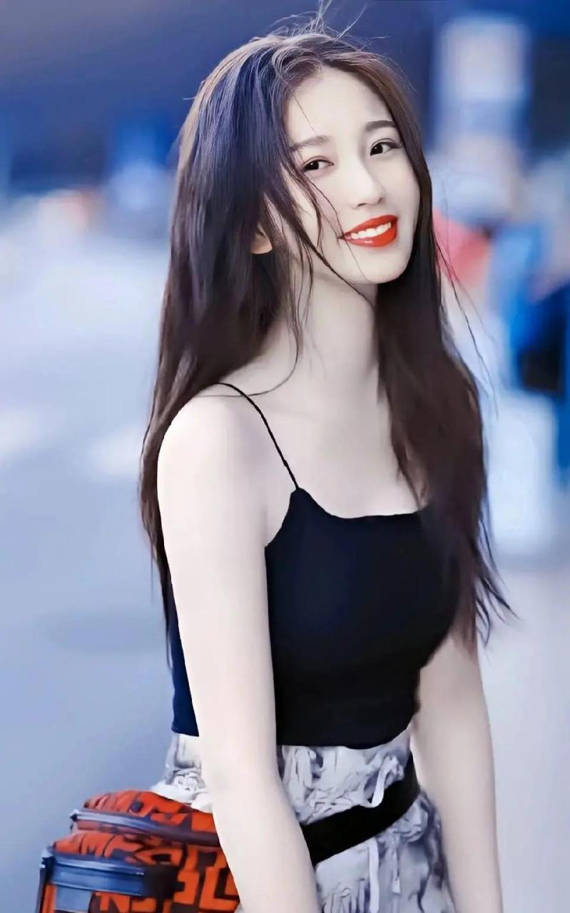 虞书欣高清美照,娇柔多姿的身姿与袅袅气质撩人心扉,让人心神俱醉的