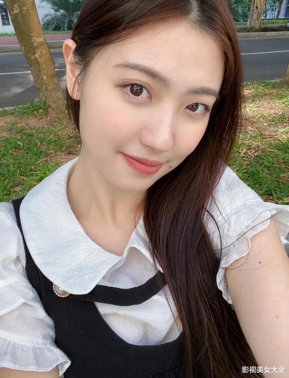 表姐的闺蜜是空姐,今年29岁还单身,圆脸浓眉大眼高颜值气质型美女