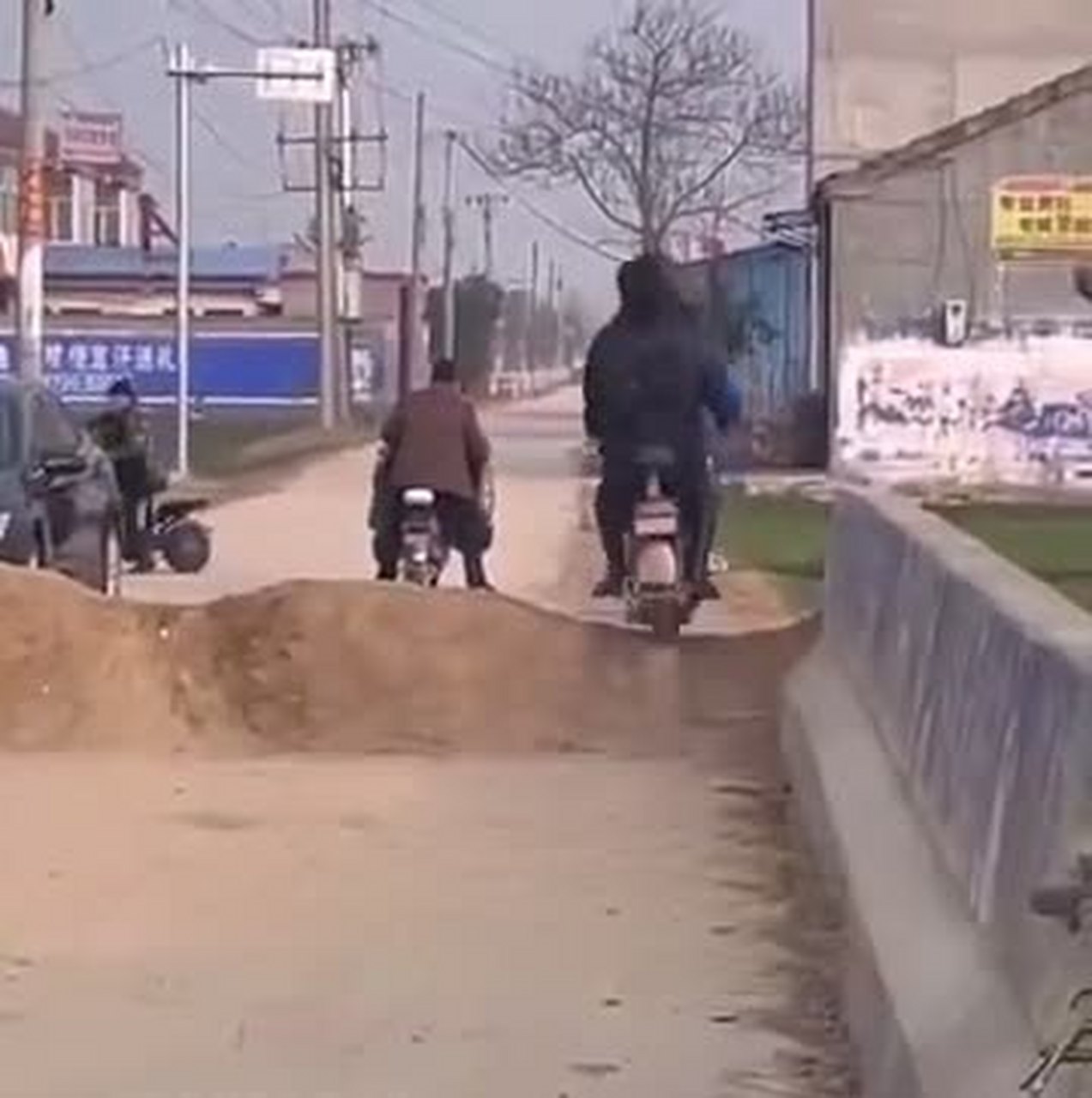 这真是敢骑,敢坐.[大哈]