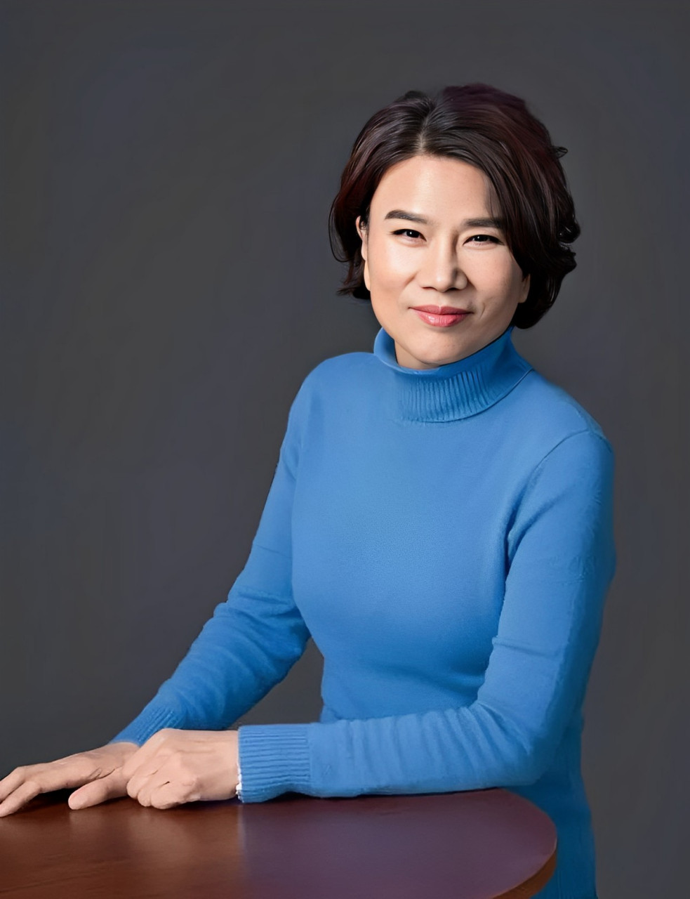 "董明珠笑了笑,没有马上回答!主持人问姑娘有没有机会!