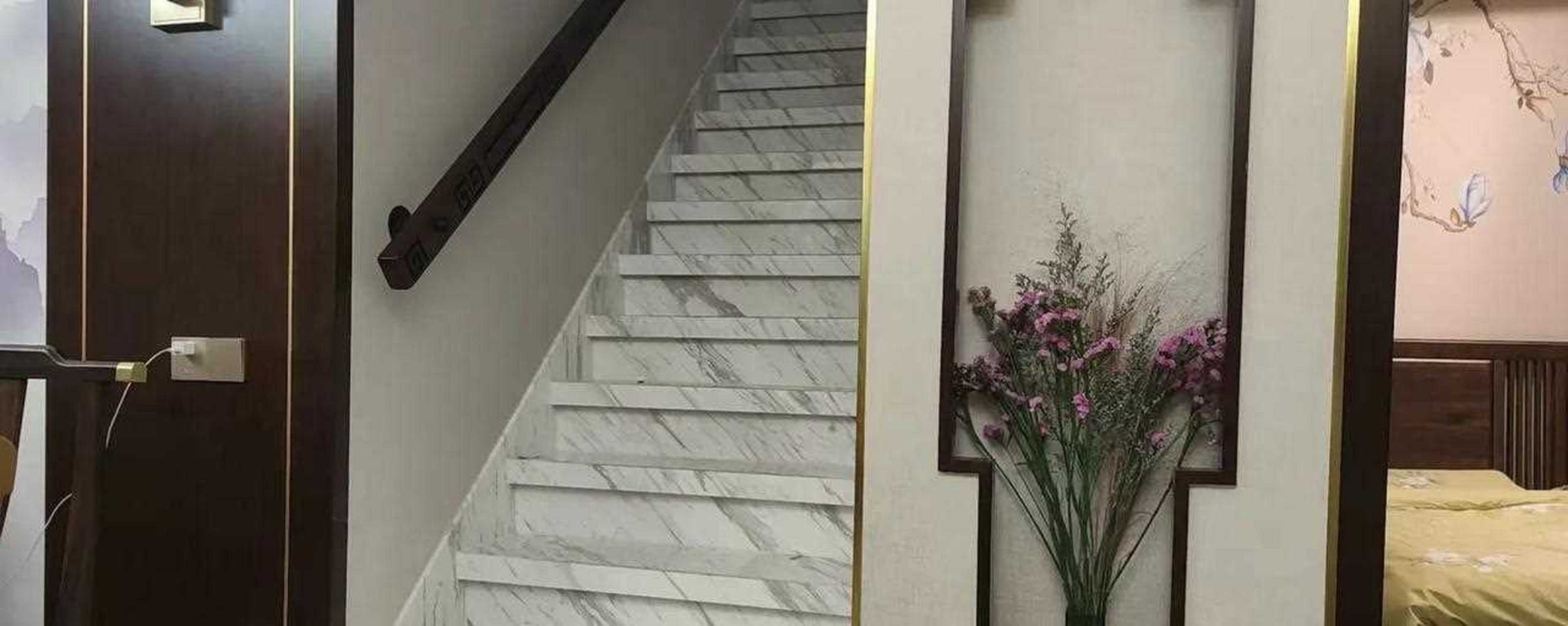 西安跃层,复式楼装修,这样的感应式楼梯,挺不错,喜欢的,记得提前沟通