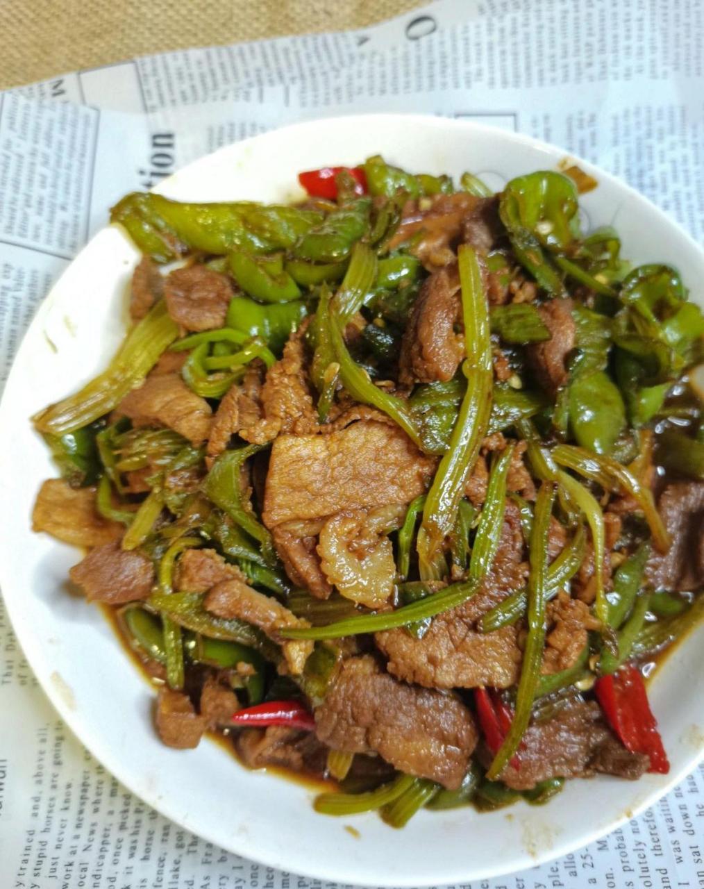 芹菜青椒炒肉图片