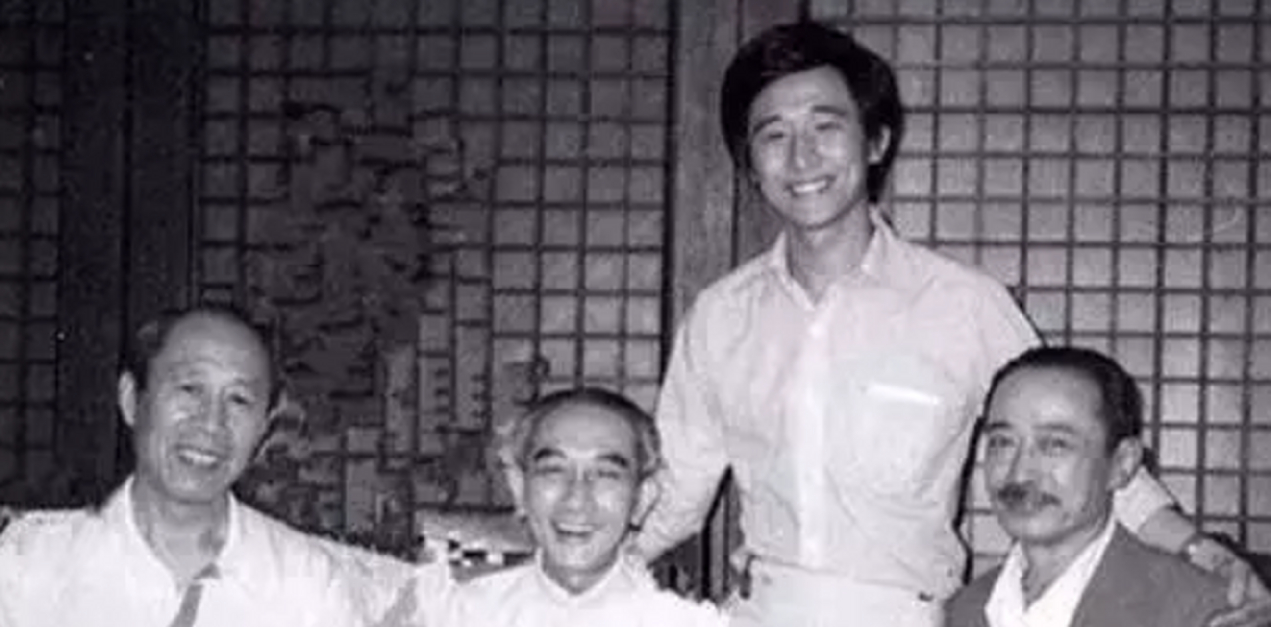 南仰周娇妻意外离世,为续房他把小姨子娶进门,生下一子南怀瑾家喻户晓