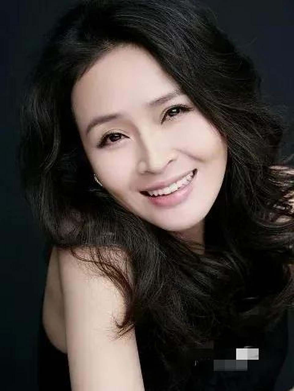 于明加不仅漂亮而且演技非常好,她的曝光度很低,除了有什么作品以外,