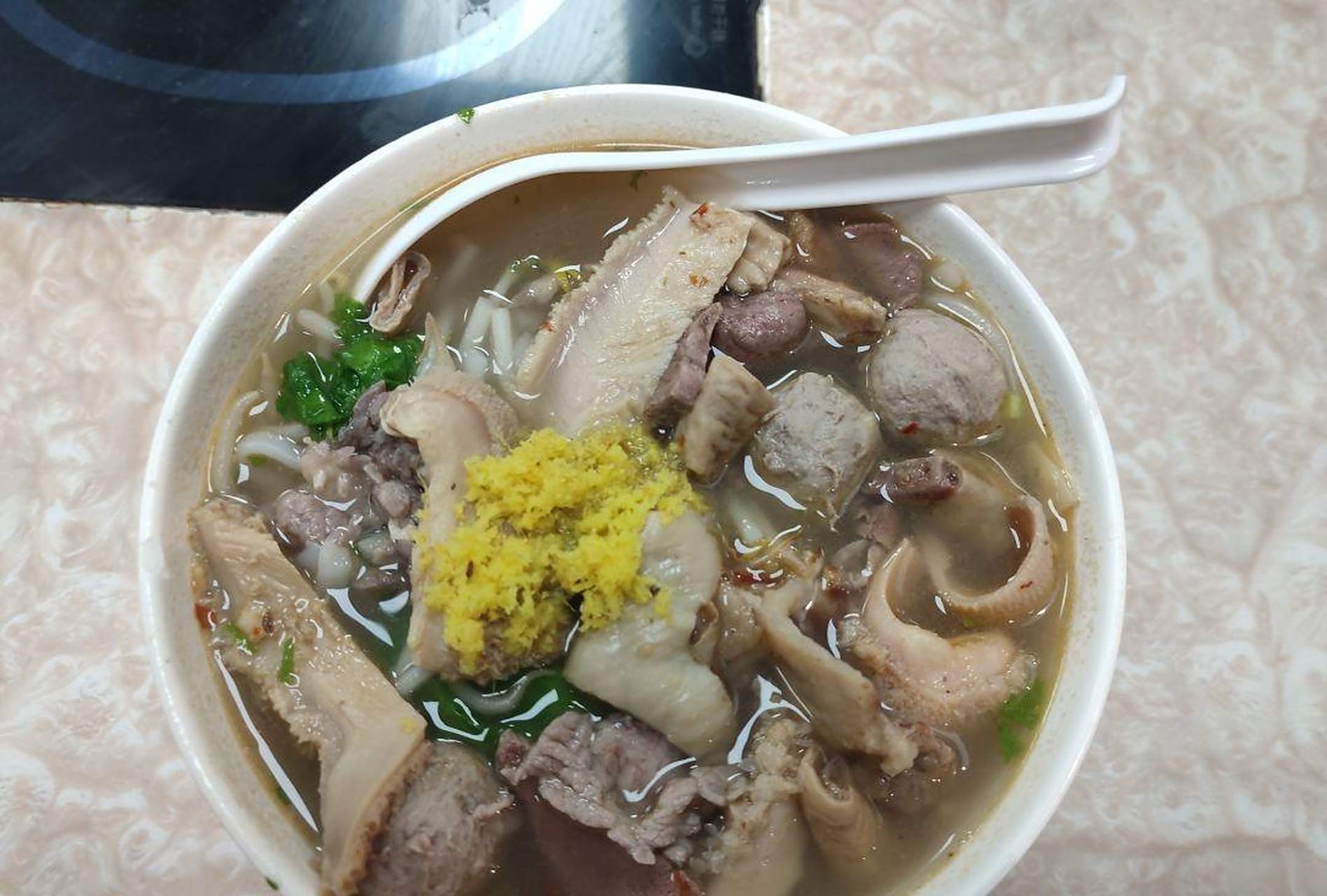 38大份的牛杂粉,这物价怎么样? #中国版chatgpt来了# #趣图搞笑