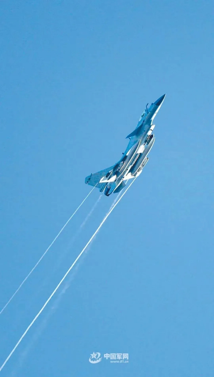 中国军网发布歼10c新图片,看点是该机的挂载!