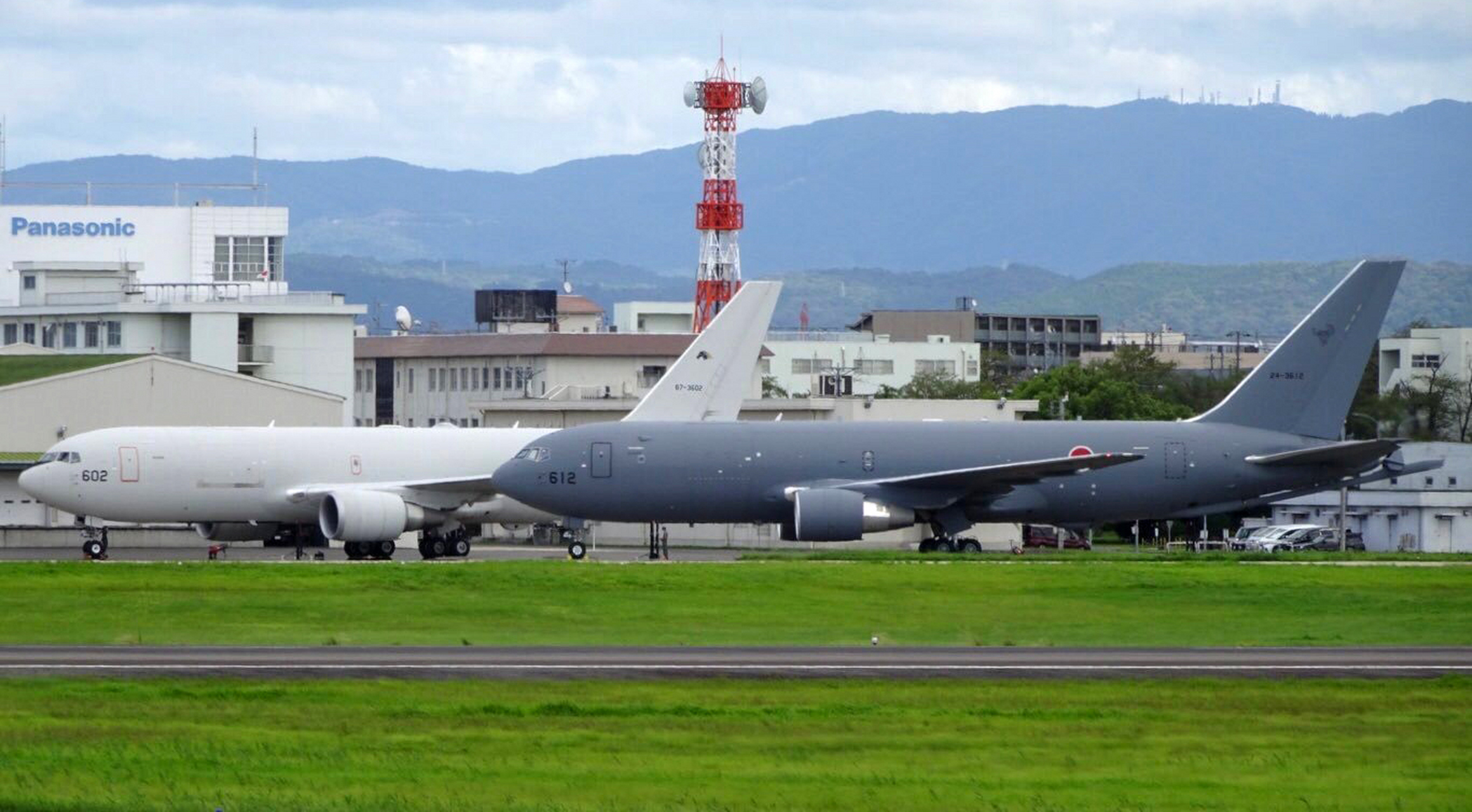 日本航空自卫队装备的kc-46a空中加油机和kc-767空中加油机,这个国家