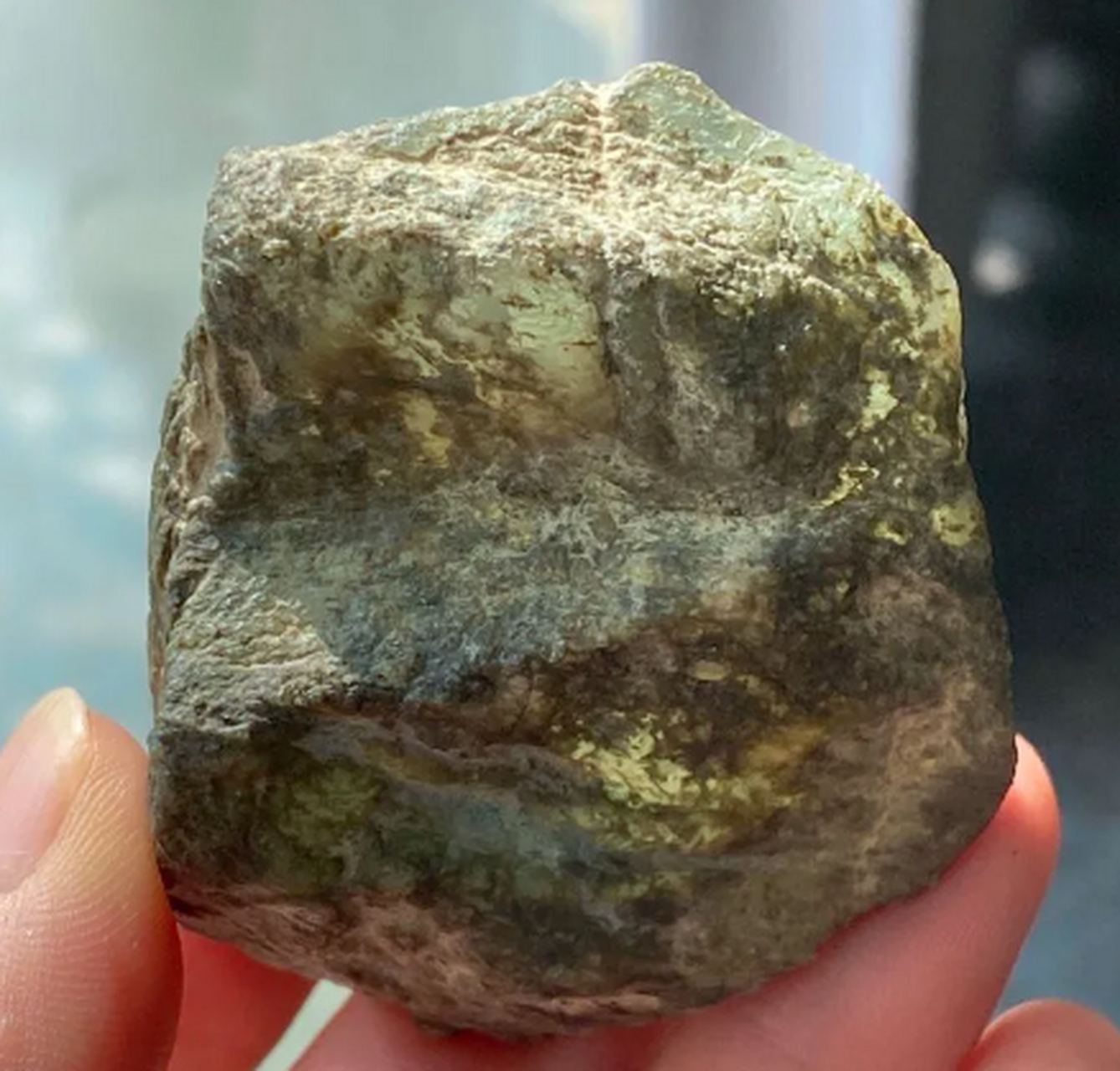 点击头像看直播##翡翠原石#莫西沙高冰雪花棉,126克,尺寸:6.2-52..