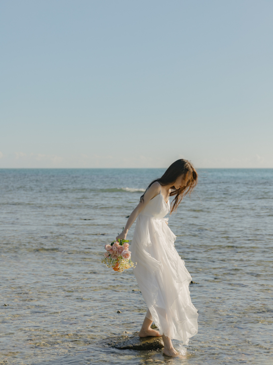 海边女人原型图片