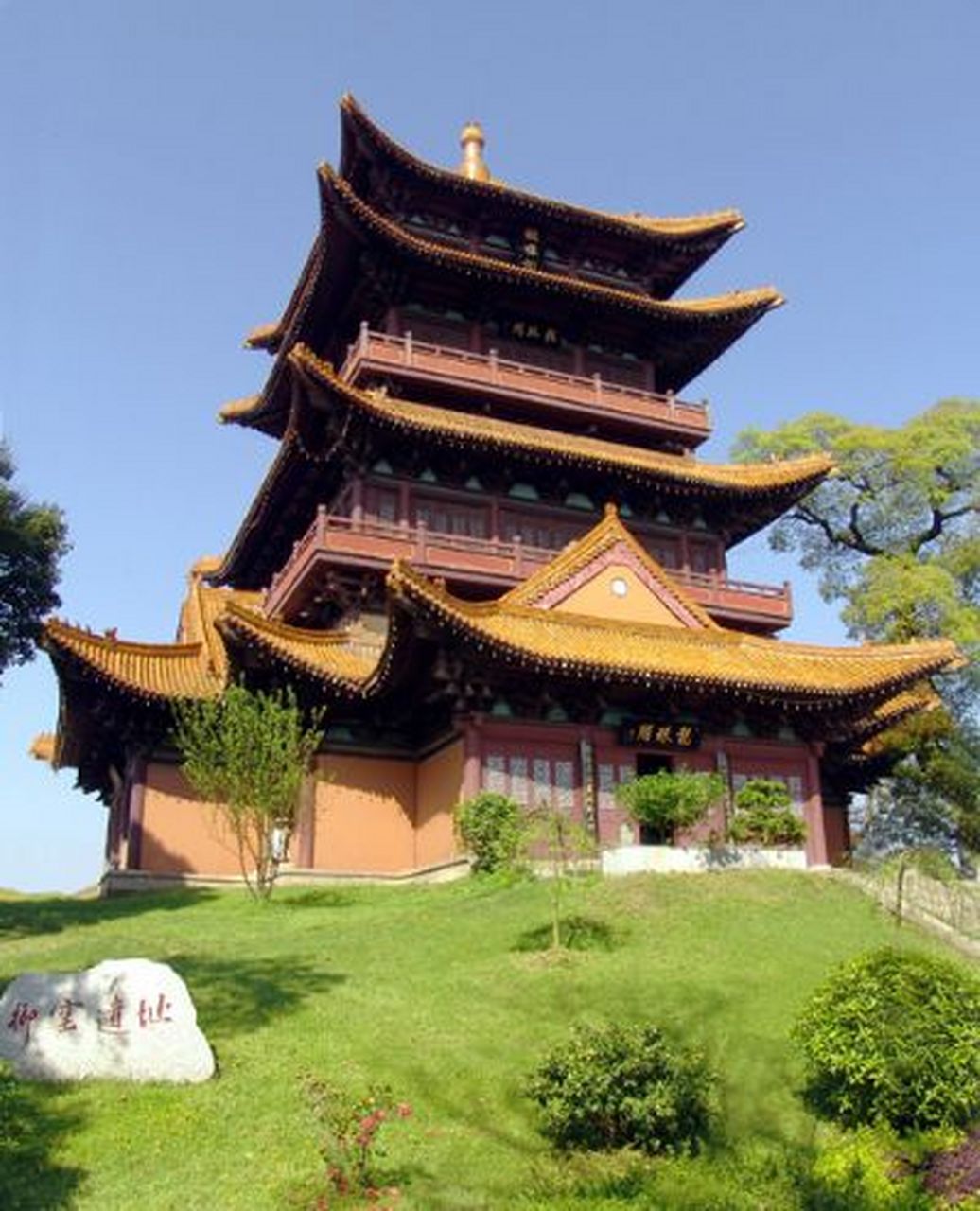 景德镇市十大旅游景点,去过三个算不错: 1,景德镇古窑民俗博览区