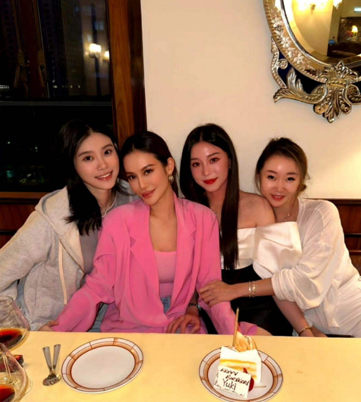 奚梦瑶和香港名媛林心儿聚会,豪门媳妇终于打入名媛圈了