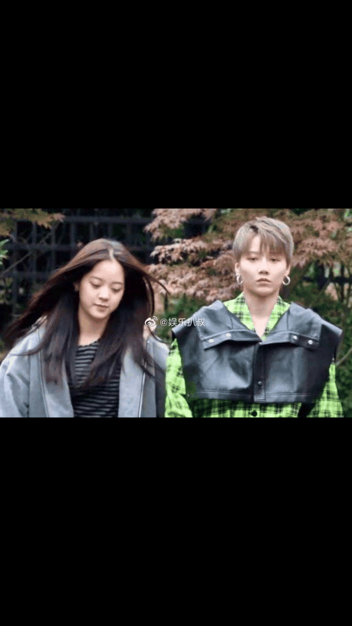 gif创作人# 已知欧阳娜娜167,看周扬青同框,二人身高差亮了:1米6材苘