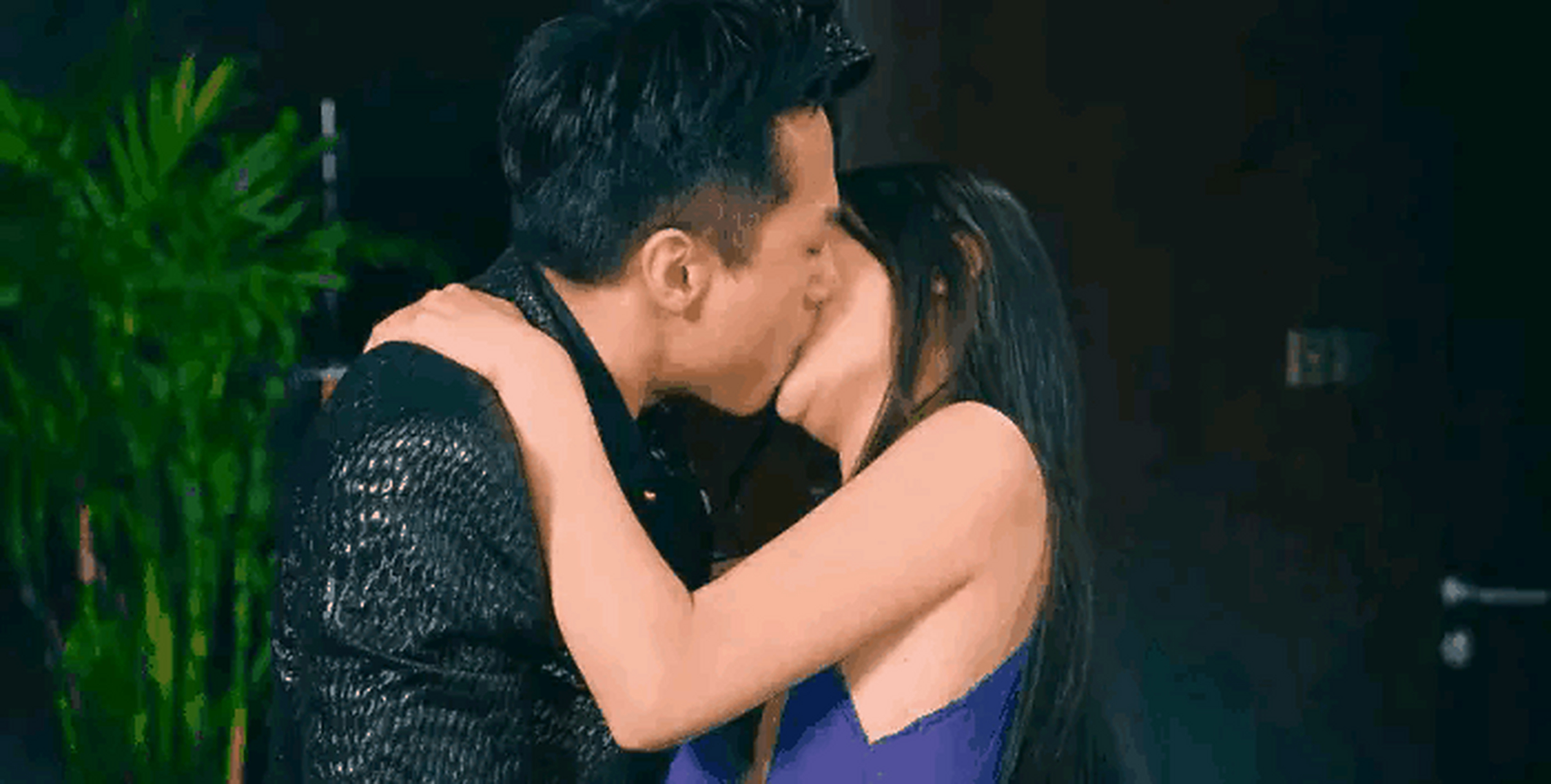 邓超和林允拍《美人鱼》有一场吻戏,周星驰提醒他:"