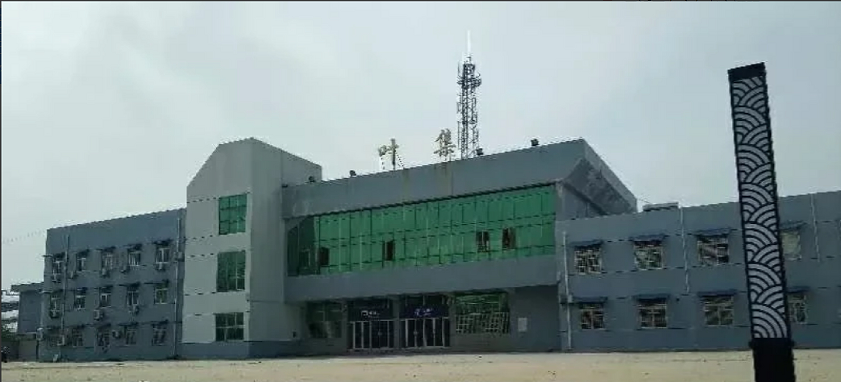 叶集区作为一个县级行政区域,叶集站又是上海局和武汉局交界处的一座