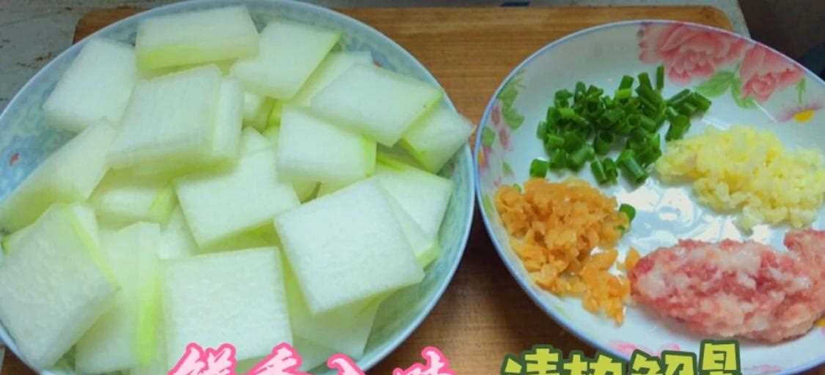 揭阳东菜非常有名,今天分享一道揭阳菜炒瓜,做法如下:瓜去瓜囊后