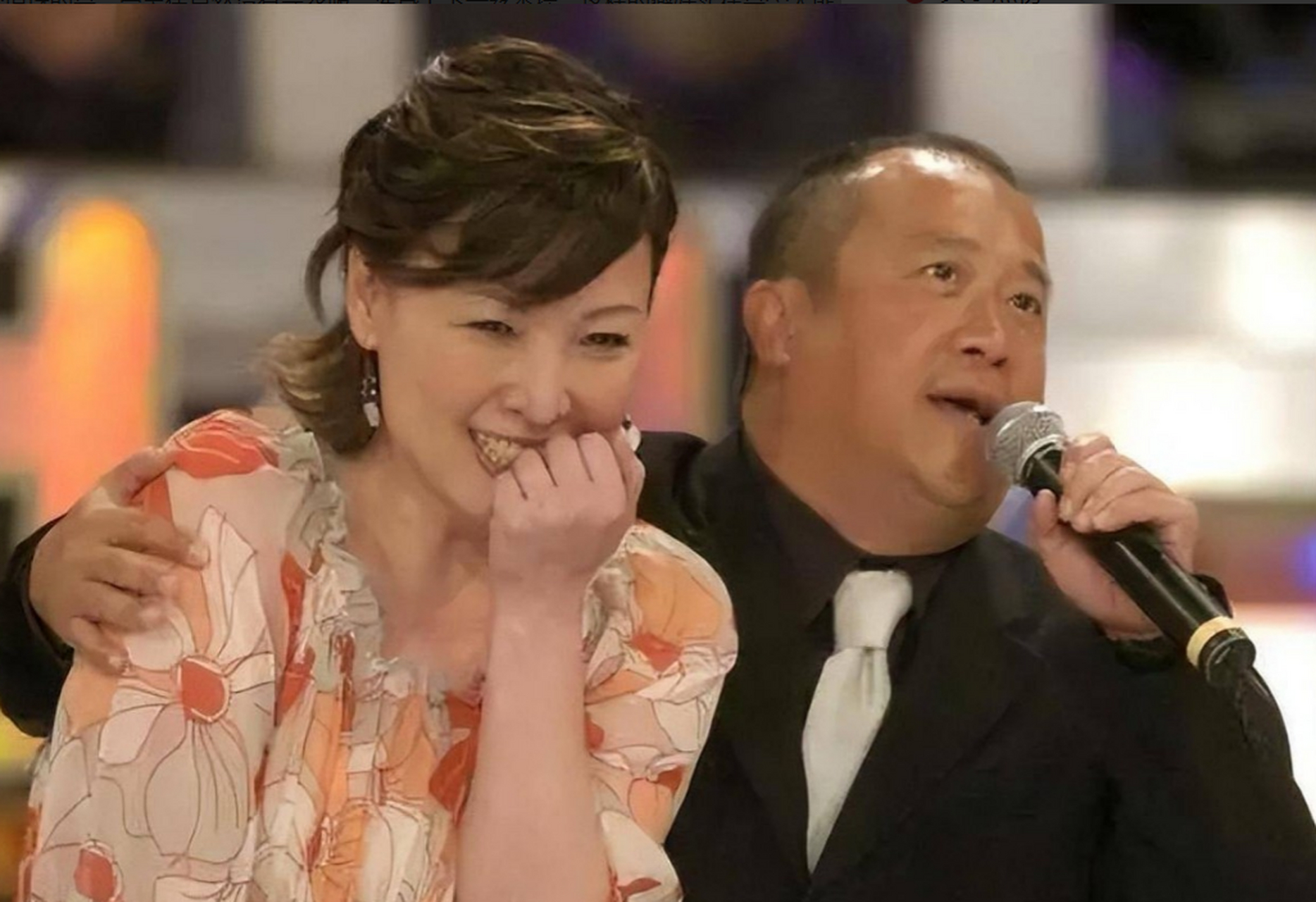 "有一次曾志伟醉醺醺的登台主持节目,直接拽下丘凯敏的裤子,丘凯敏羞