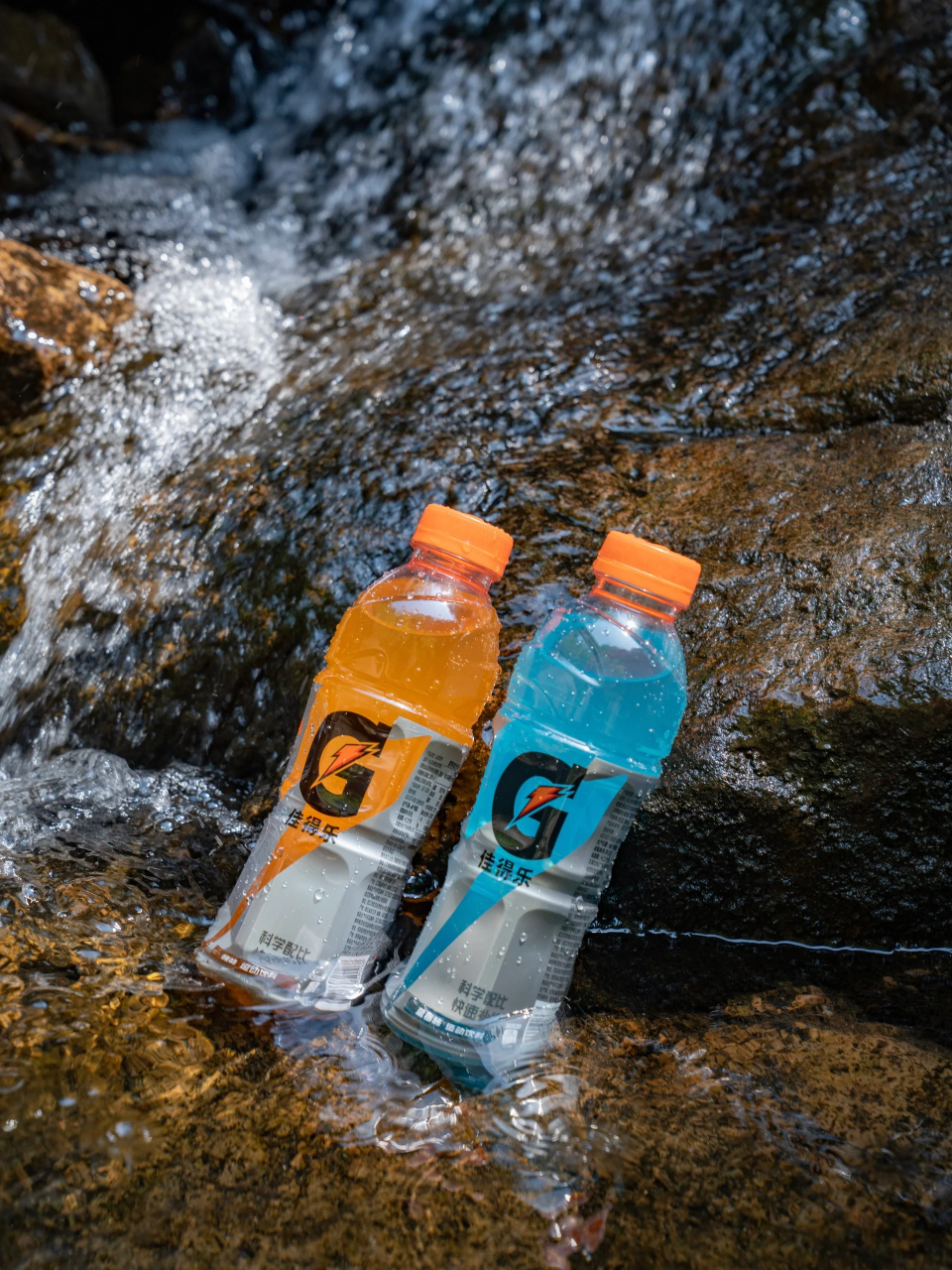 杭州自驾1h到桐庐,我发现了这个藏在山里的"小九寨沟",水蓝的无需滤镜