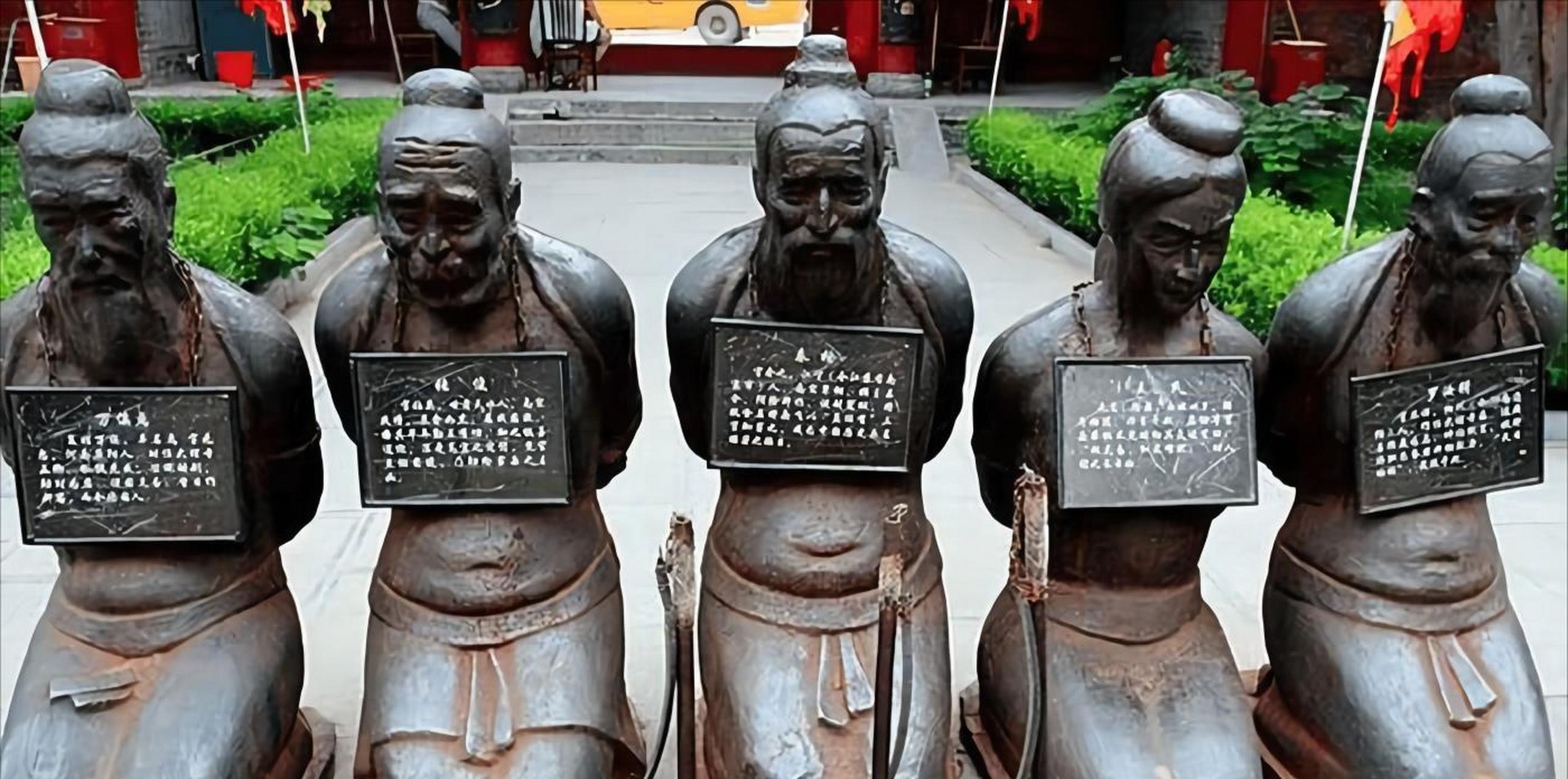 最近,河南周口太昊陵,"秦桧跪像"消失了,后来景区回应说是,"秦桧跪像"