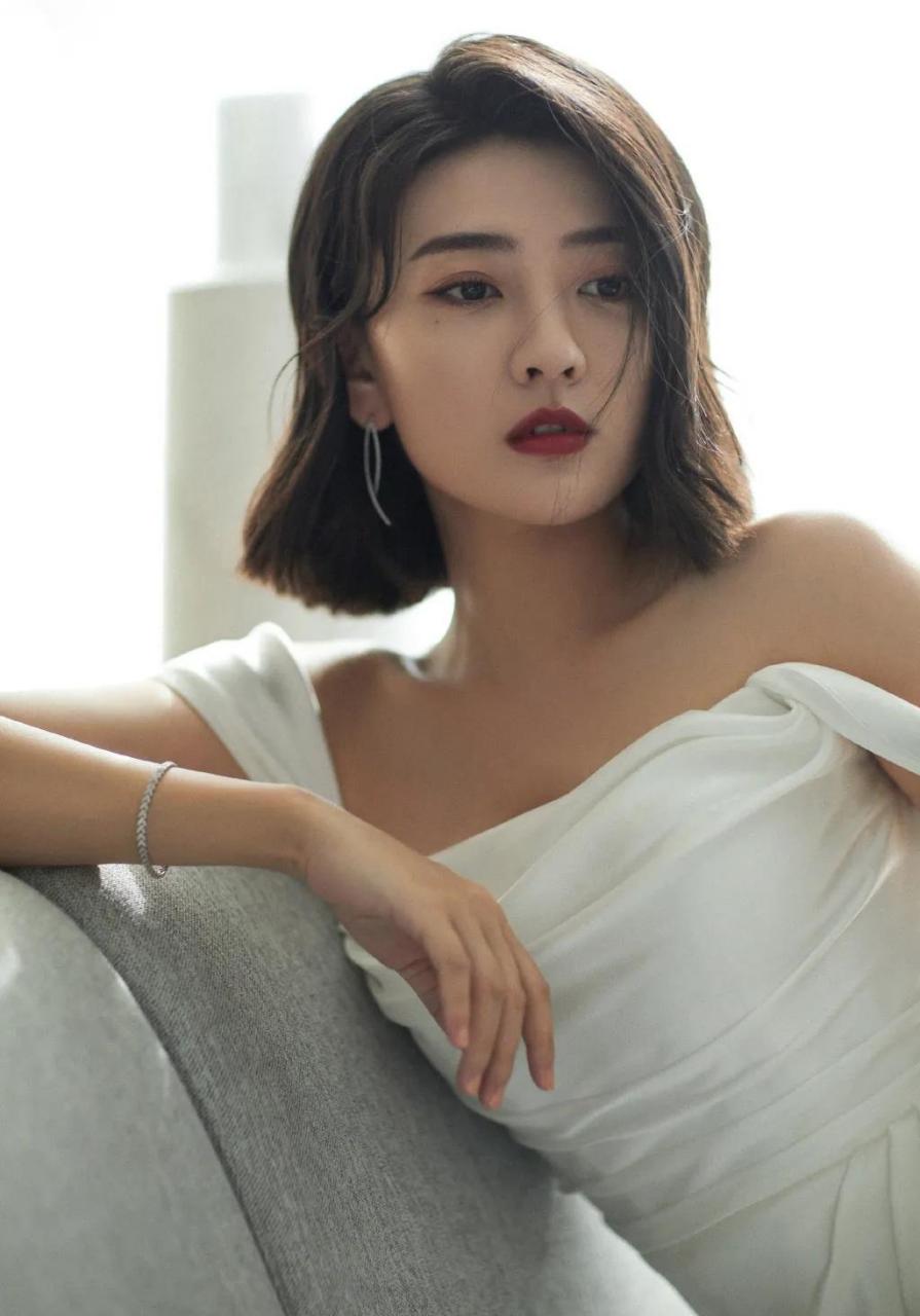 94年影视女演员梁洁,性感迷人 94年影视女演员梁洁,性感迷人