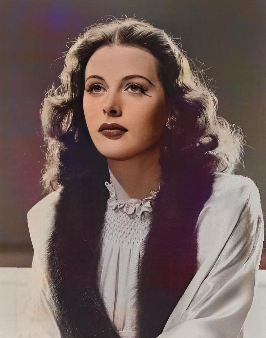 1932年,《wifi之母》海蒂·拉玛拍了一部大规模的电影,遭到了全欧洲的