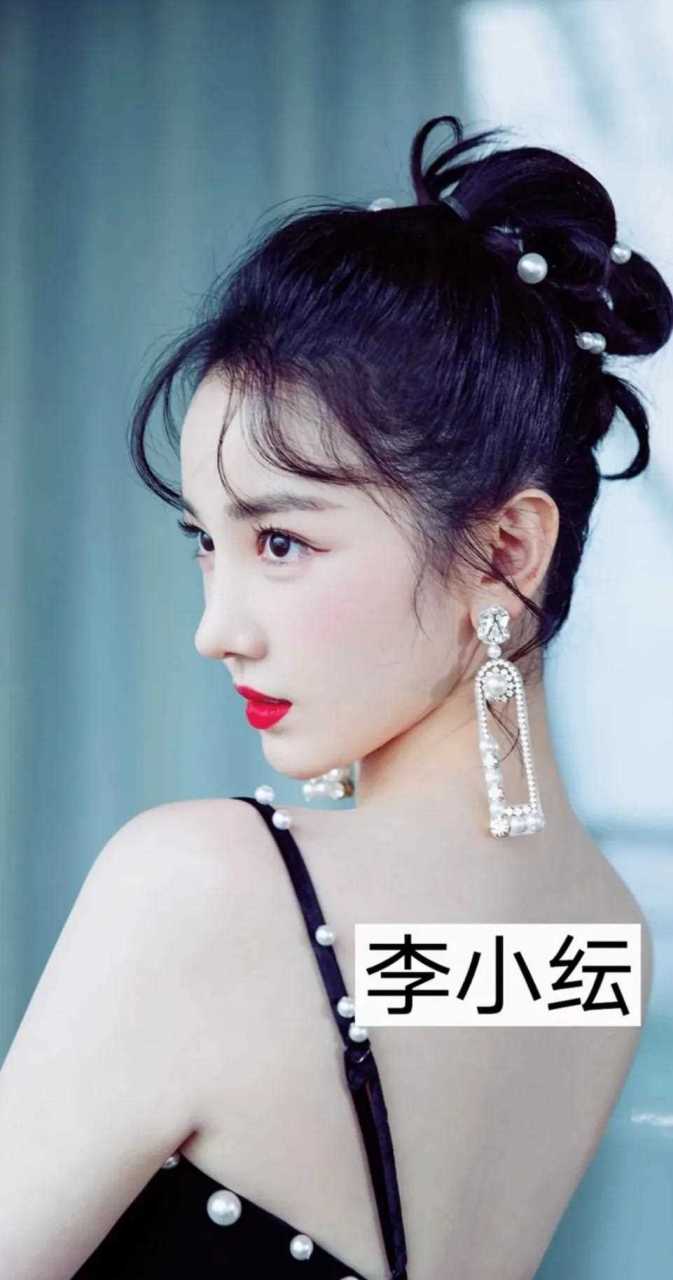 女明星的花样耳环[?