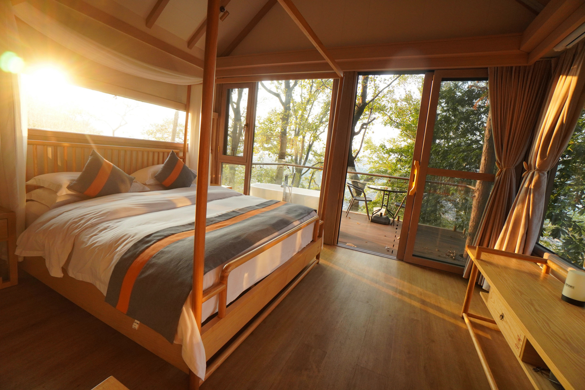 几何与美学|建筑与民宿 阳光与自然|凤凰台树屋  #湖南凤凰 #凤凰古城