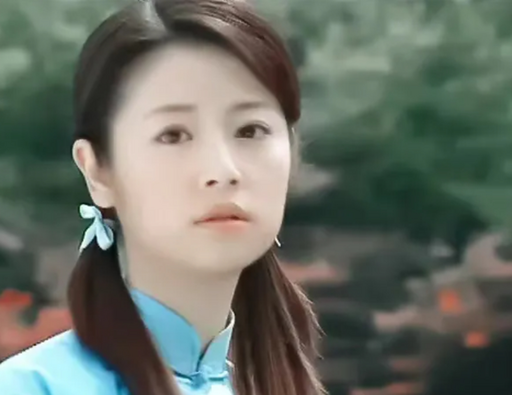 如萍的每一件衣服都好好看啊 如萍开场以学生装亮相,非常清纯.