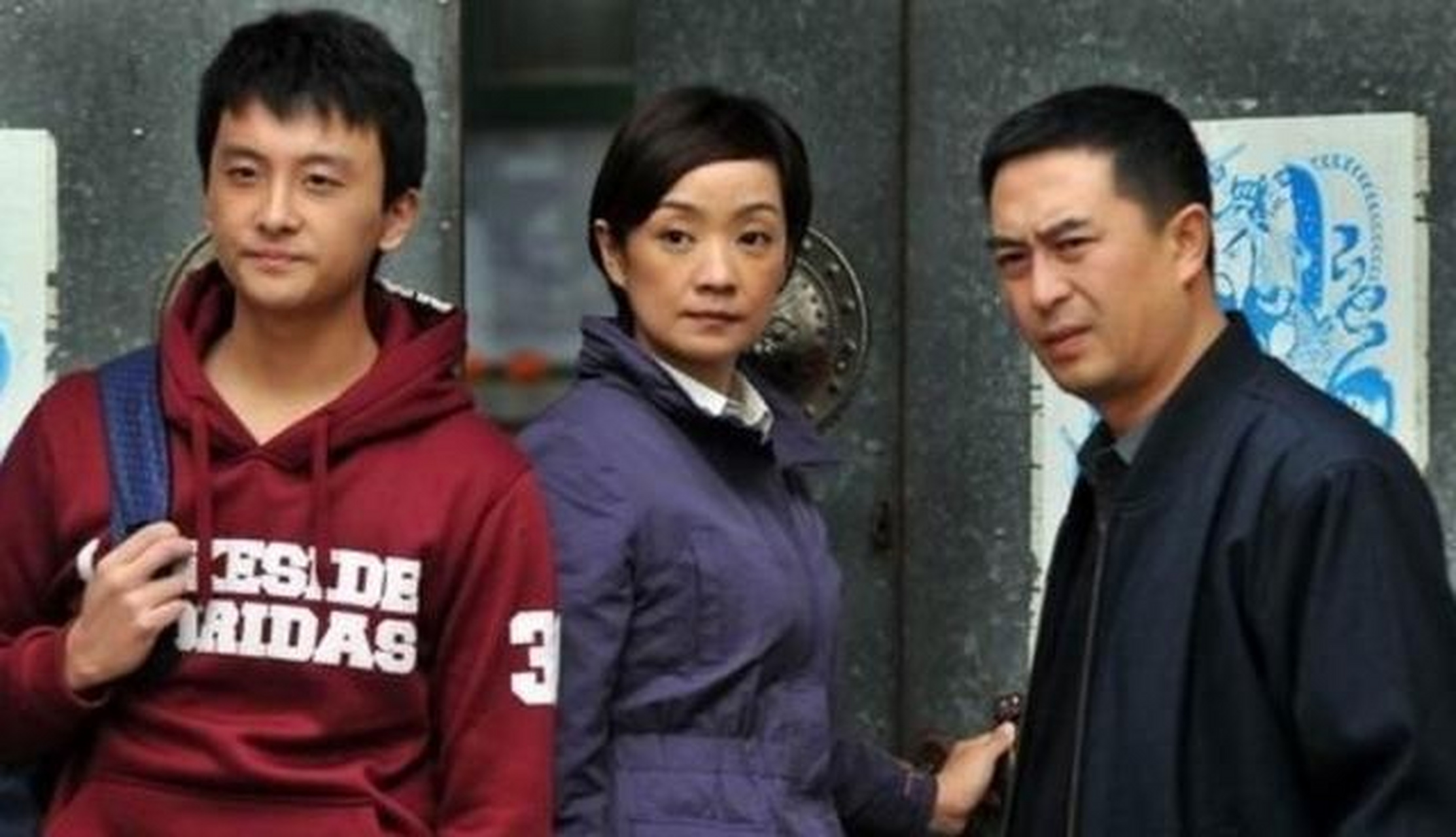 张嘉译跟第一任妻子杜珺是因戏生情,两人在一起之后,因为工作的关系